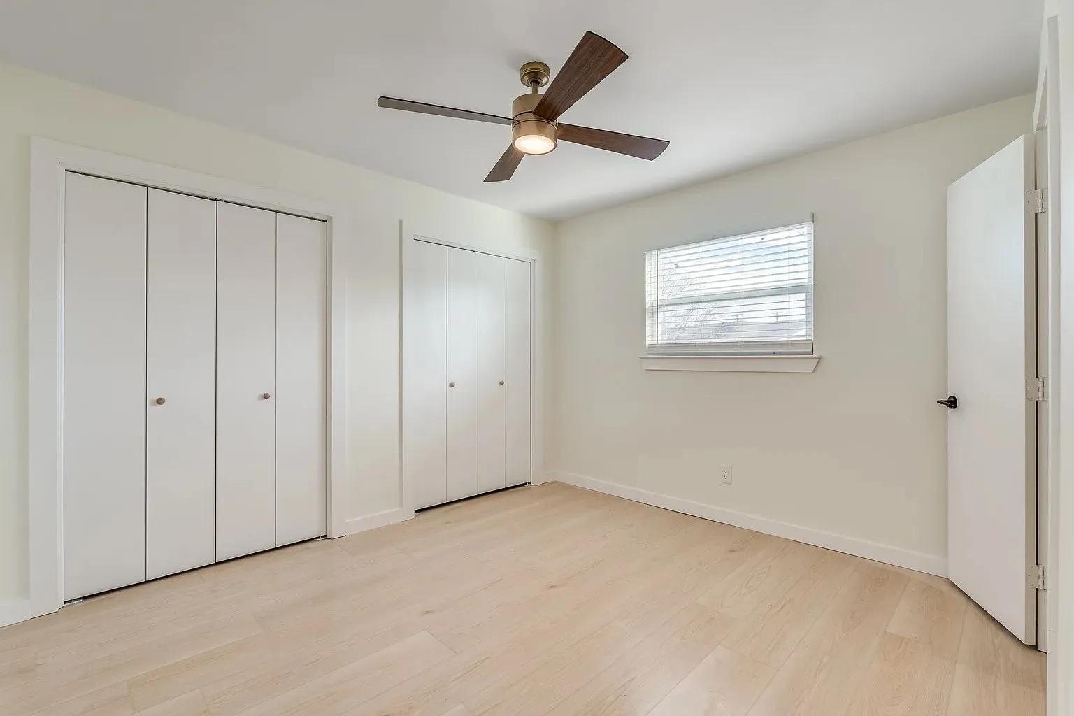 Townhouse For Rent in Dallas County , 2730 Golfing Green Drive, Farmers Branch, Texas 75234, 4 Bedroom, 3 Bathroom, Garage spaces, 1,740 Sqft, built in 1971, mls#21380918, Real Estate Agent in Farmers Branch, Homes For Rent in Dallas county, Homes For Rent in Farmers Branch, Realtor in Farmers Branch Texas, Real Estate Brokerage Independent Realty Texas, Luminita Cordes Realtor