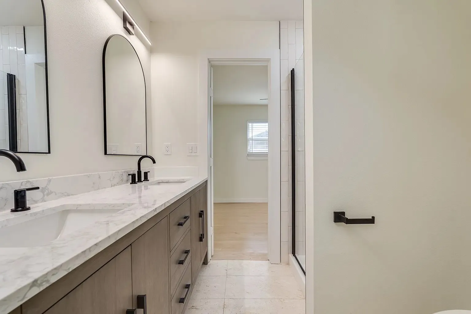 Townhouse For Rent in Dallas County , 2730 Golfing Green Drive, Farmers Branch, Texas 75234, 4 Bedroom, 3 Bathroom, Garage spaces, 1,740 Sqft, built in 1971, mls#21380918, Real Estate Agent in Farmers Branch, Homes For Rent in Dallas county, Homes For Rent in Farmers Branch, Realtor in Farmers Branch Texas, Real Estate Brokerage Independent Realty Texas, Luminita Cordes Realtor