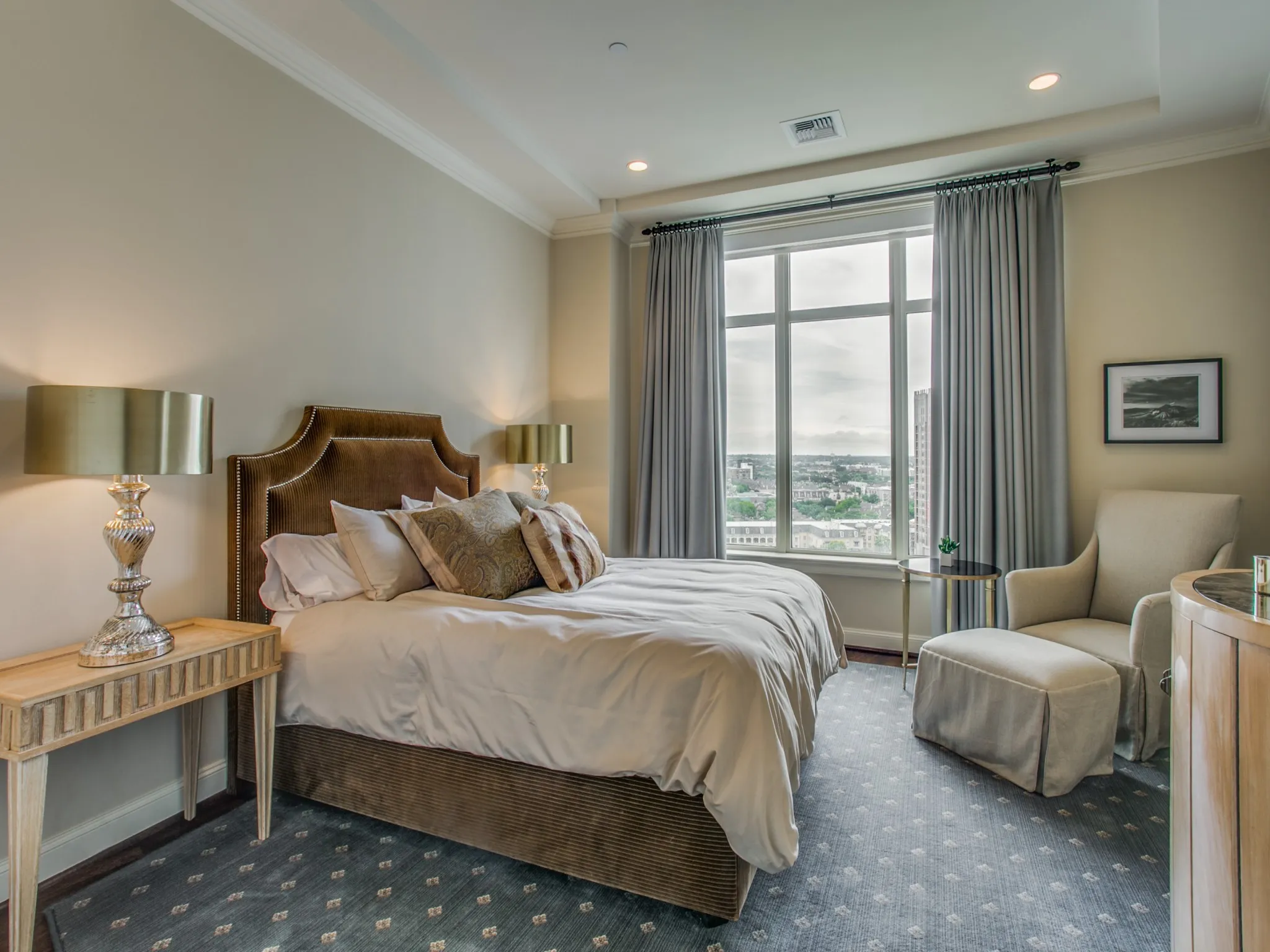Condominium For Rent in Dallas County , 2555 N Pearl Street 1502, Dallas, Texas 75201, 2 Bedroom, 3 Bathroom, 2 Garage spaces, 2,164 Sqft, built in 2007, mls#21381209, Real Estate Agent in Dallas, Homes For Rent in Dallas county, Homes For Rent in Dallas, Realtor in Dallas Texas, Real Estate Brokerage Independent Realty Texas, Luminita Cordes Realtor