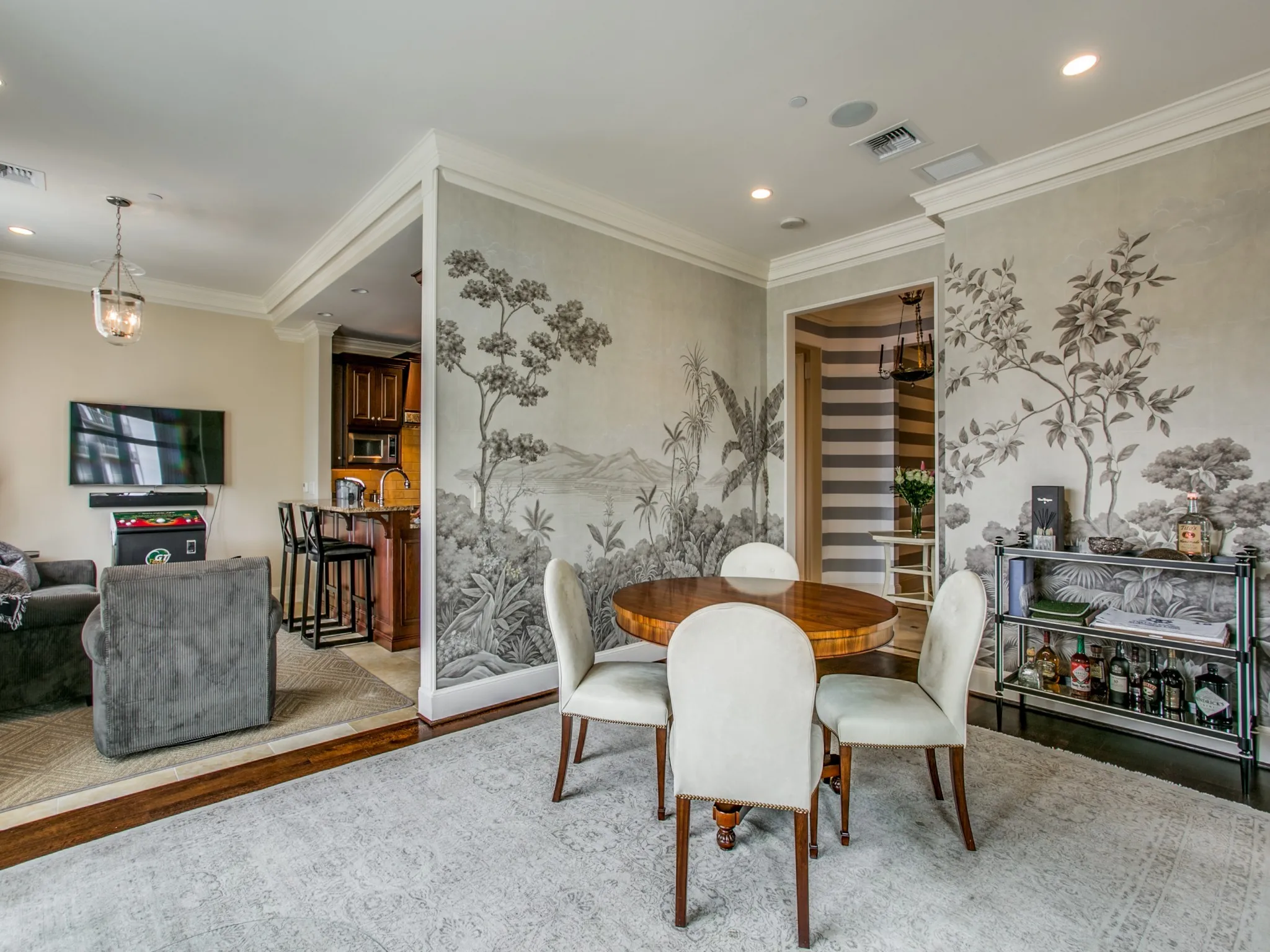 Condominium For Rent in Dallas County , 2555 N Pearl Street 1502, Dallas, Texas 75201, 2 Bedroom, 3 Bathroom, 2 Garage spaces, 2,164 Sqft, built in 2007, mls#21381209, Real Estate Agent in Dallas, Homes For Rent in Dallas county, Homes For Rent in Dallas, Realtor in Dallas Texas, Real Estate Brokerage Independent Realty Texas, Luminita Cordes Realtor