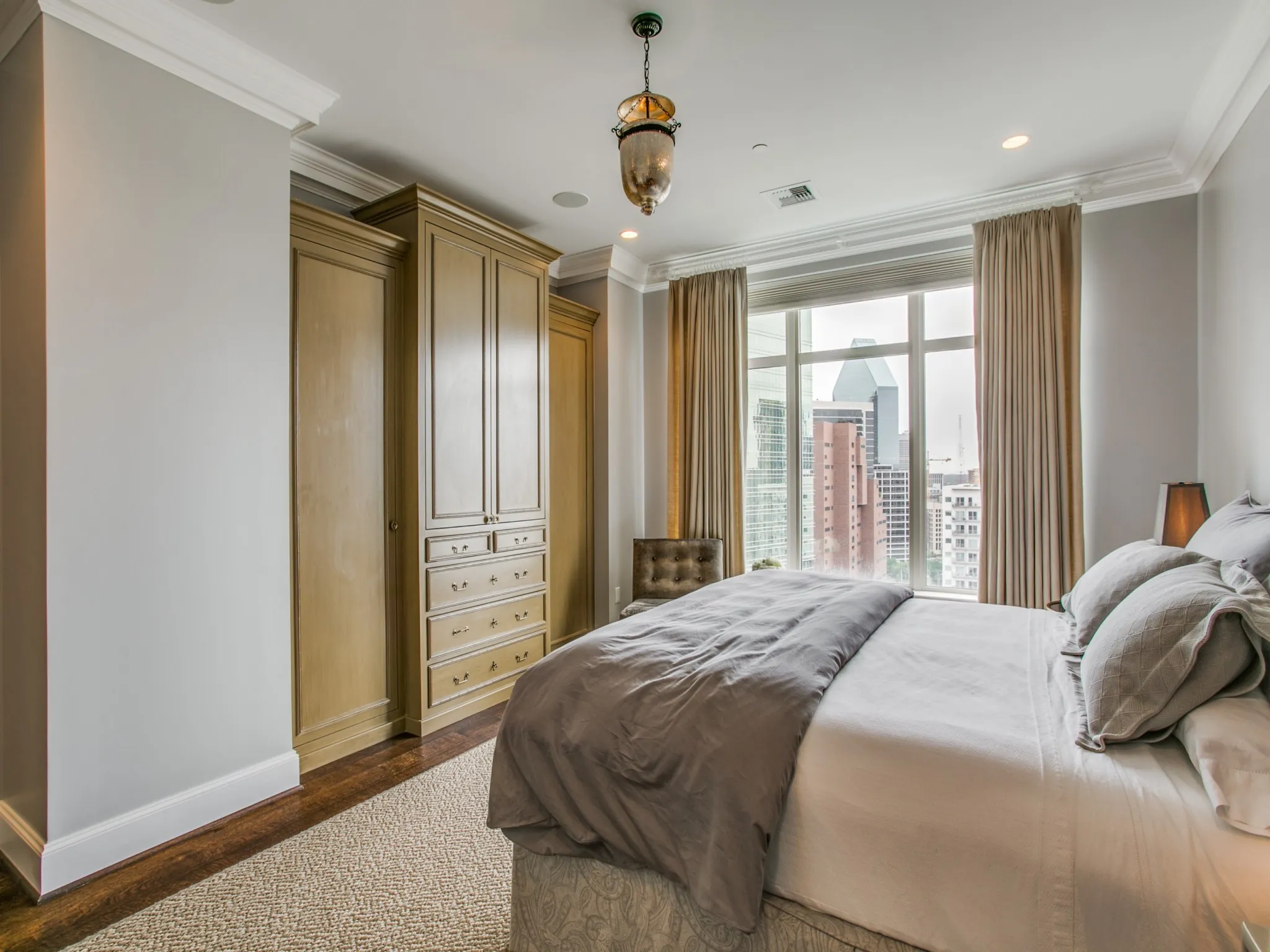 Condominium For Rent in Dallas County , 2555 N Pearl Street 1502, Dallas, Texas 75201, 2 Bedroom, 3 Bathroom, 2 Garage spaces, 2,164 Sqft, built in 2007, mls#21381209, Real Estate Agent in Dallas, Homes For Rent in Dallas county, Homes For Rent in Dallas, Realtor in Dallas Texas, Real Estate Brokerage Independent Realty Texas, Luminita Cordes Realtor