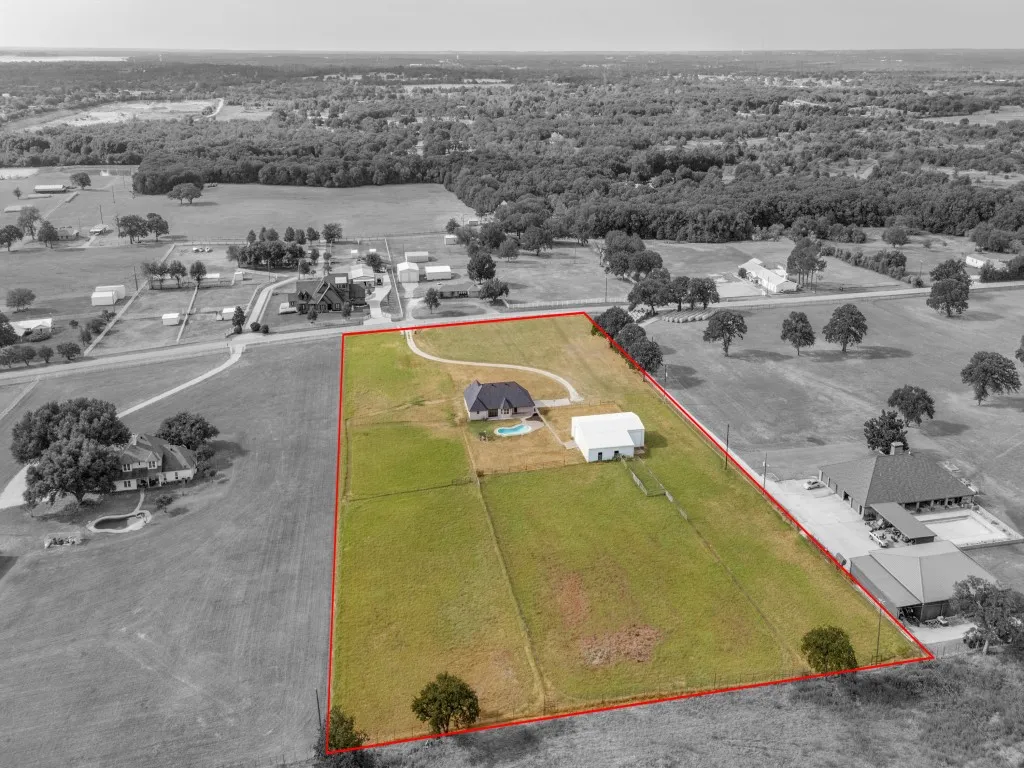 Farm For Sale in Tarrant County , 7840 Reed Road, Azle, Texas 76020, 3 Bedroom, 2 Bathroom, 2 Garage spaces, 2,087 Sqft, built in 1997, mls#21380743, Real Estate Agent in Azle, Homes For Sale in Tarrant county, Homes For Sale in Azle, Realtor in Azle Texas, Real Estate Brokerage Independent Realty Texas, Luminita Cordes Realtor