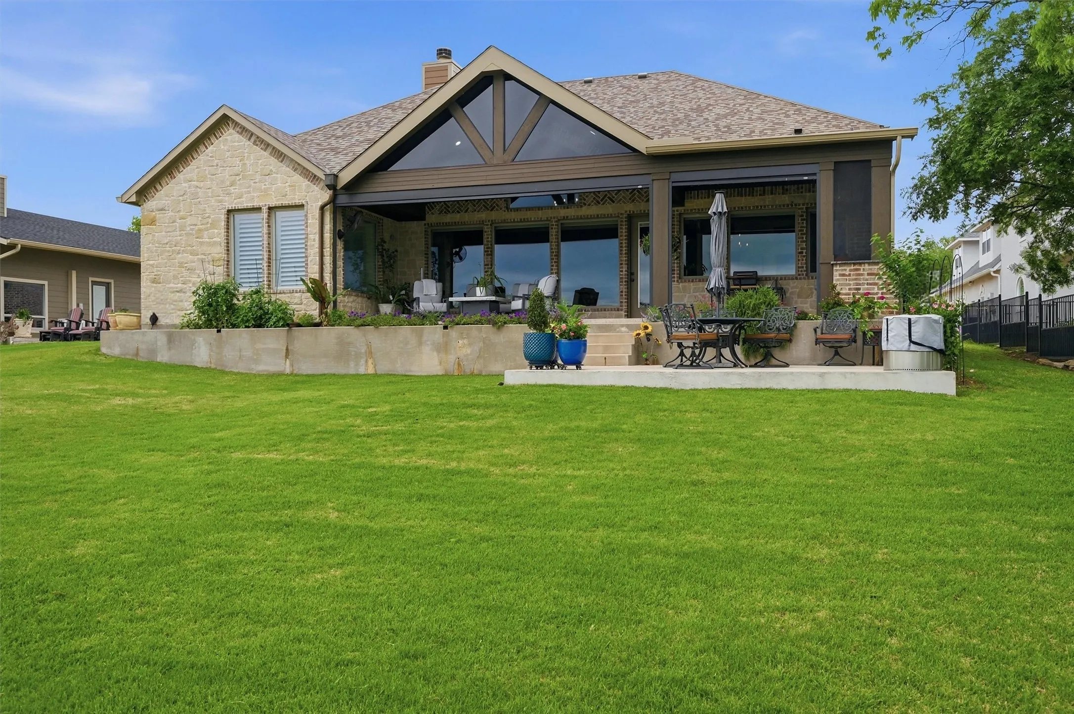 Single Family Residence For Sale in Cooke County , 613 Kiowa Drive W, Lake Kiowa, Texas 76240, 4 Bedroom, 5 Bathroom, 2 Garage spaces, 3,653 Sqft, built in 2021, mls#21381181, Real Estate Agent in Lake Kiowa, Homes For Sale in Cooke county, Homes For Sale in Lake Kiowa, Realtor in Lake Kiowa Texas, Real Estate Brokerage Independent Realty Texas, Luminita Cordes Realtor
