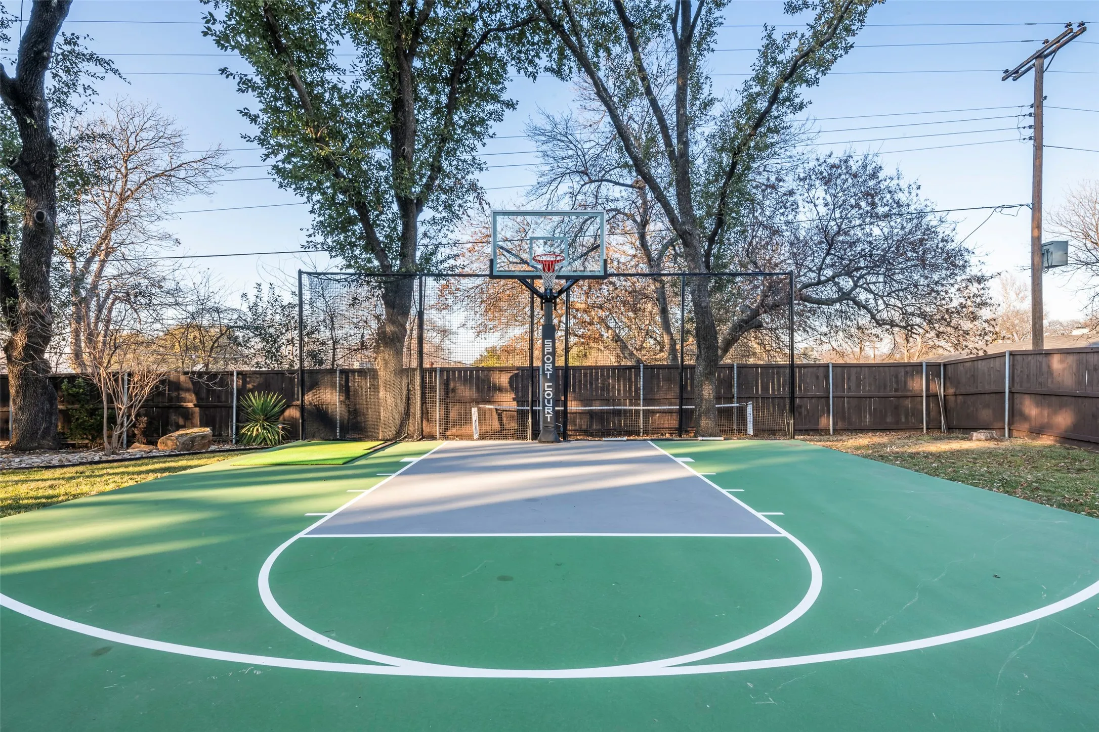 Single Family Residence For Sale in Tarrant County , 6500 Dakar Road W, Fort Worth, Texas 76116, 4 Bedroom, 4 Bathroom, 2 Garage spaces, 2,977 Sqft, built in 1961, mls#21374890, Real Estate Agent in Fort Worth, Homes For Sale in Tarrant county, Homes For Sale in Fort Worth, Realtor in Fort Worth Texas, Real Estate Brokerage Independent Realty Texas, Luminita Cordes Realtor