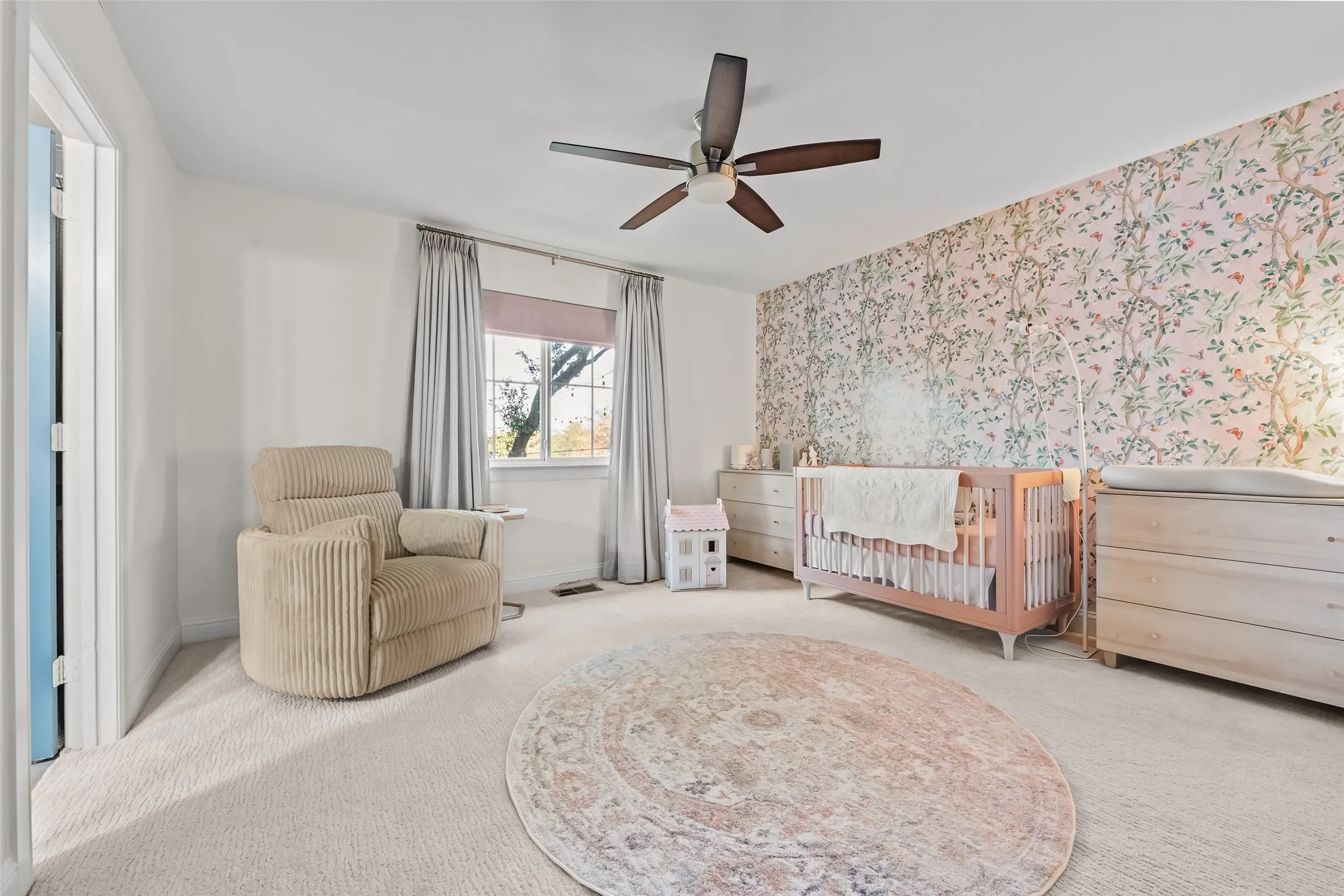 Single Family Residence For Sale in Tarrant County , 6500 Dakar Road W, Fort Worth, Texas 76116, 4 Bedroom, 4 Bathroom, 2 Garage spaces, 2,977 Sqft, built in 1961, mls#21374890, Real Estate Agent in Fort Worth, Homes For Sale in Tarrant county, Homes For Sale in Fort Worth, Realtor in Fort Worth Texas, Real Estate Brokerage Independent Realty Texas, Luminita Cordes Realtor