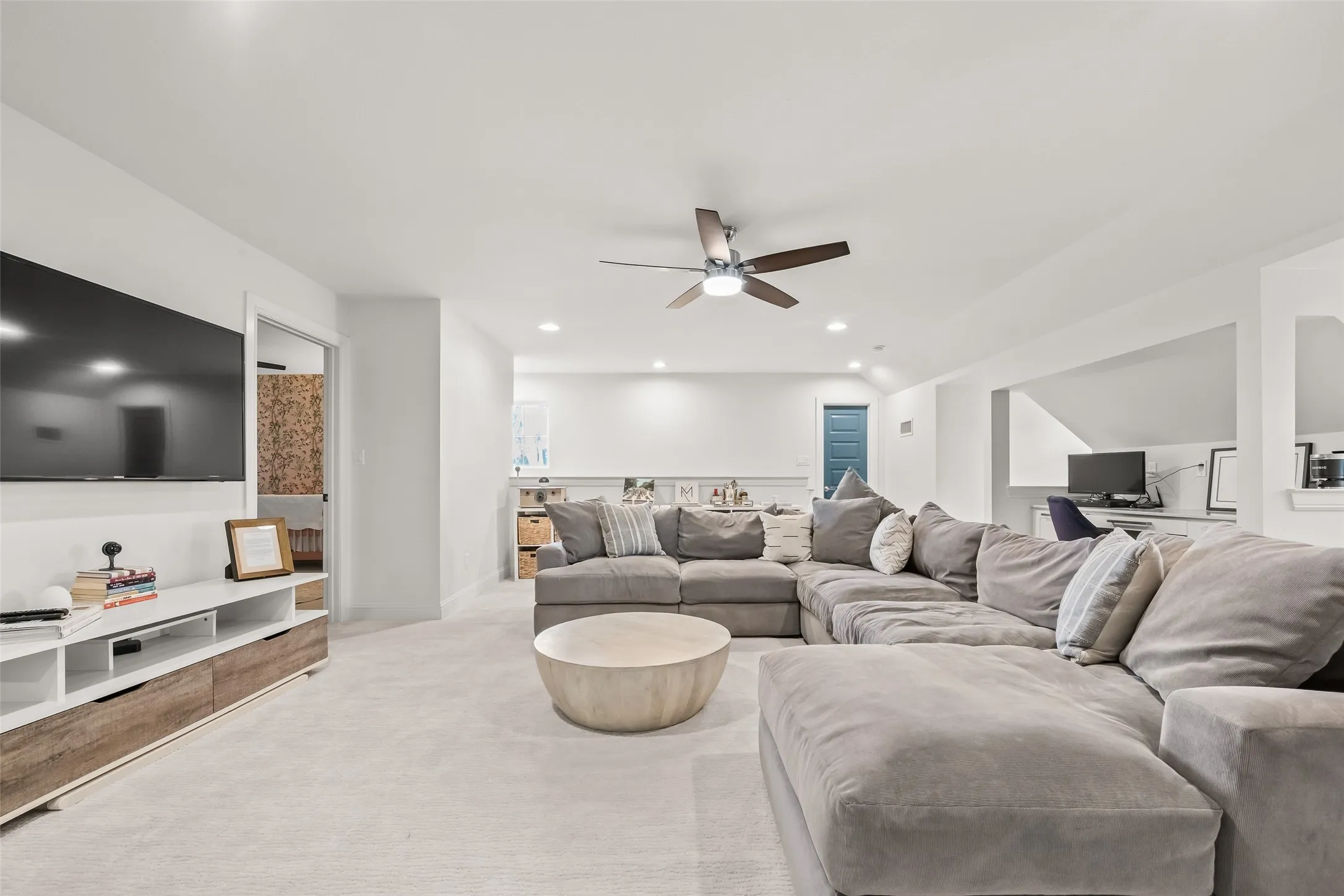 Single Family Residence For Sale in Tarrant County , 6500 Dakar Road W, Fort Worth, Texas 76116, 4 Bedroom, 4 Bathroom, 2 Garage spaces, 2,977 Sqft, built in 1961, mls#21374890, Real Estate Agent in Fort Worth, Homes For Sale in Tarrant county, Homes For Sale in Fort Worth, Realtor in Fort Worth Texas, Real Estate Brokerage Independent Realty Texas, Luminita Cordes Realtor