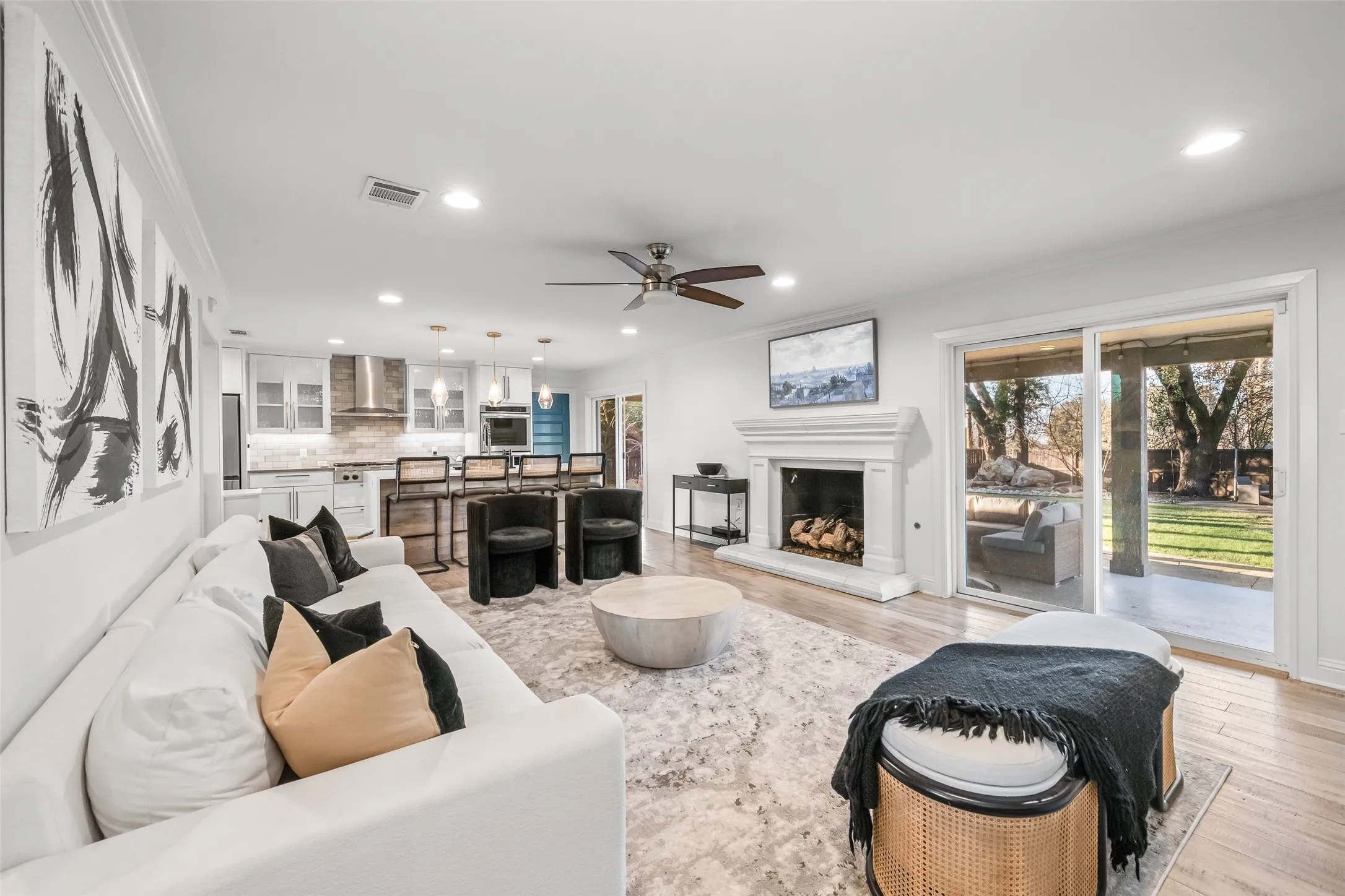 Single Family Residence For Sale in Tarrant County , 6500 Dakar Road W, Fort Worth, Texas 76116, 4 Bedroom, 4 Bathroom, 2 Garage spaces, 2,977 Sqft, built in 1961, mls#21374890, Real Estate Agent in Fort Worth, Homes For Sale in Tarrant county, Homes For Sale in Fort Worth, Realtor in Fort Worth Texas, Real Estate Brokerage Independent Realty Texas, Luminita Cordes Realtor