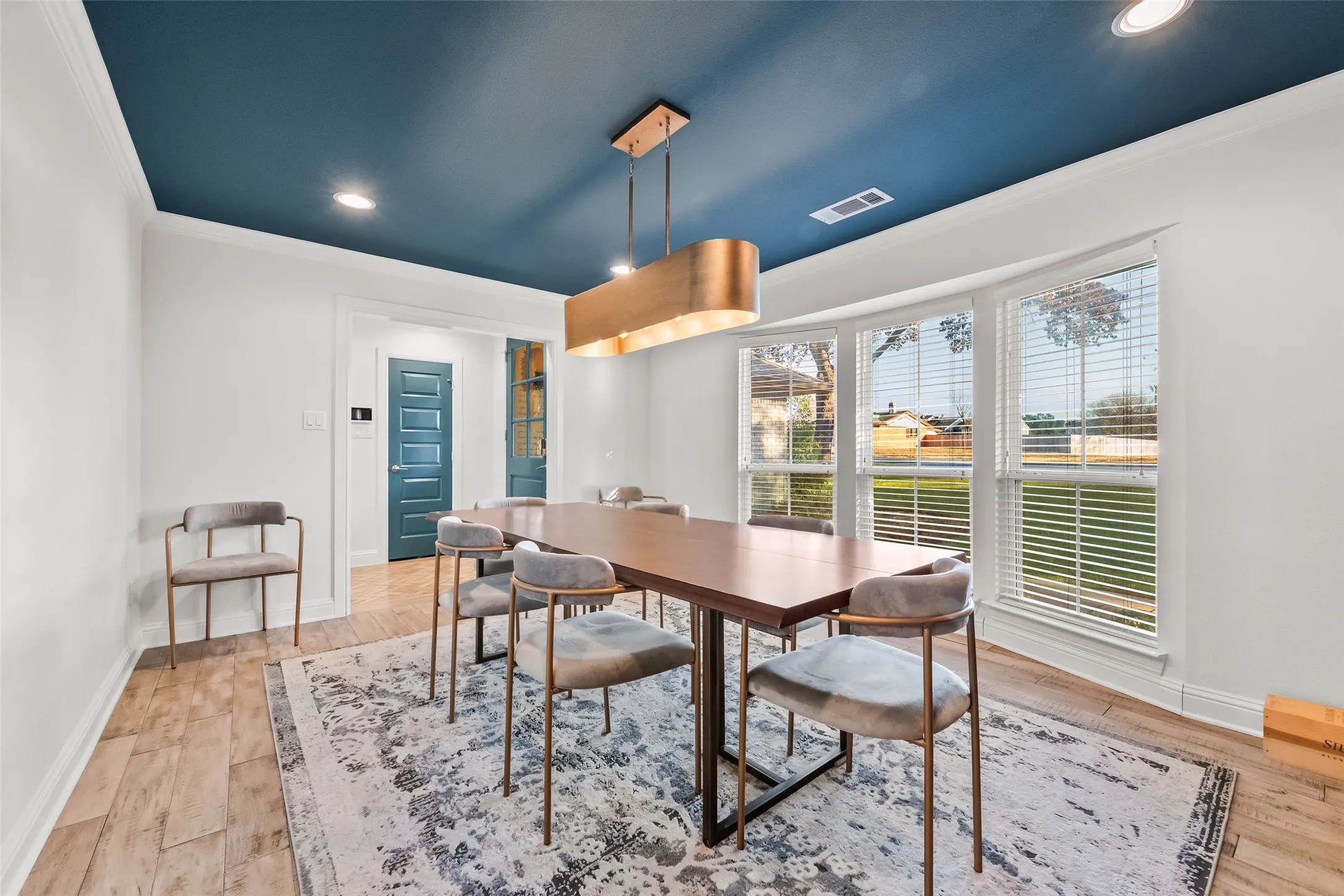 Single Family Residence For Sale in Tarrant County , 6500 Dakar Road W, Fort Worth, Texas 76116, 4 Bedroom, 4 Bathroom, 2 Garage spaces, 2,977 Sqft, built in 1961, mls#21374890, Real Estate Agent in Fort Worth, Homes For Sale in Tarrant county, Homes For Sale in Fort Worth, Realtor in Fort Worth Texas, Real Estate Brokerage Independent Realty Texas, Luminita Cordes Realtor