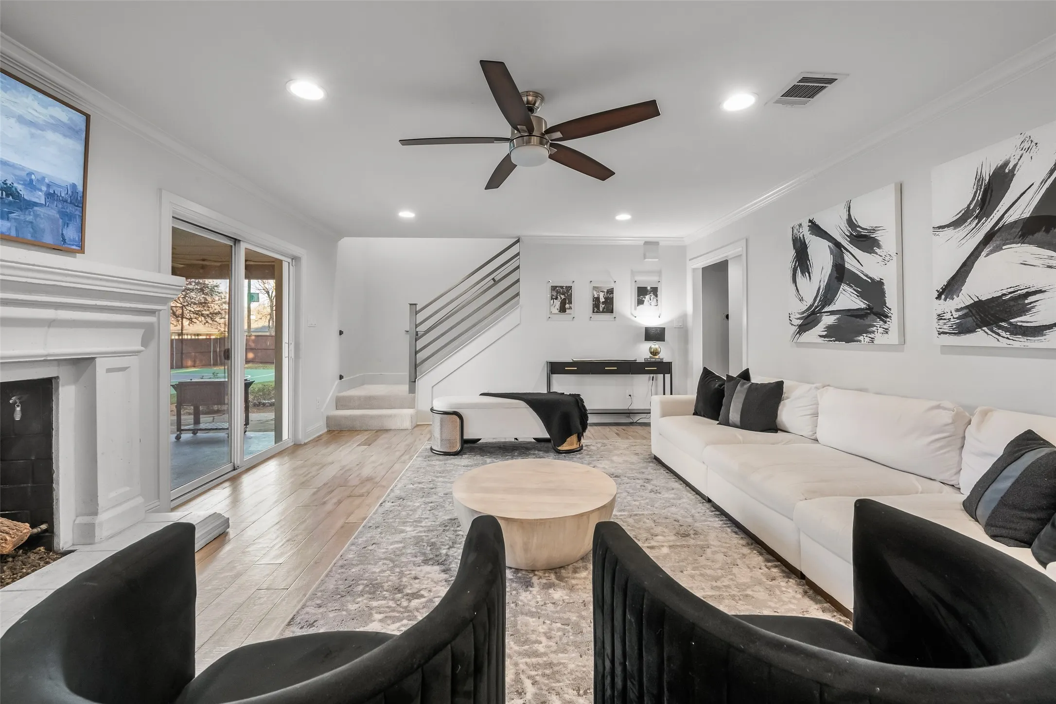 Single Family Residence For Sale in Tarrant County , 6500 Dakar Road W, Fort Worth, Texas 76116, 4 Bedroom, 4 Bathroom, 2 Garage spaces, 2,977 Sqft, built in 1961, mls#21374890, Real Estate Agent in Fort Worth, Homes For Sale in Tarrant county, Homes For Sale in Fort Worth, Realtor in Fort Worth Texas, Real Estate Brokerage Independent Realty Texas, Luminita Cordes Realtor