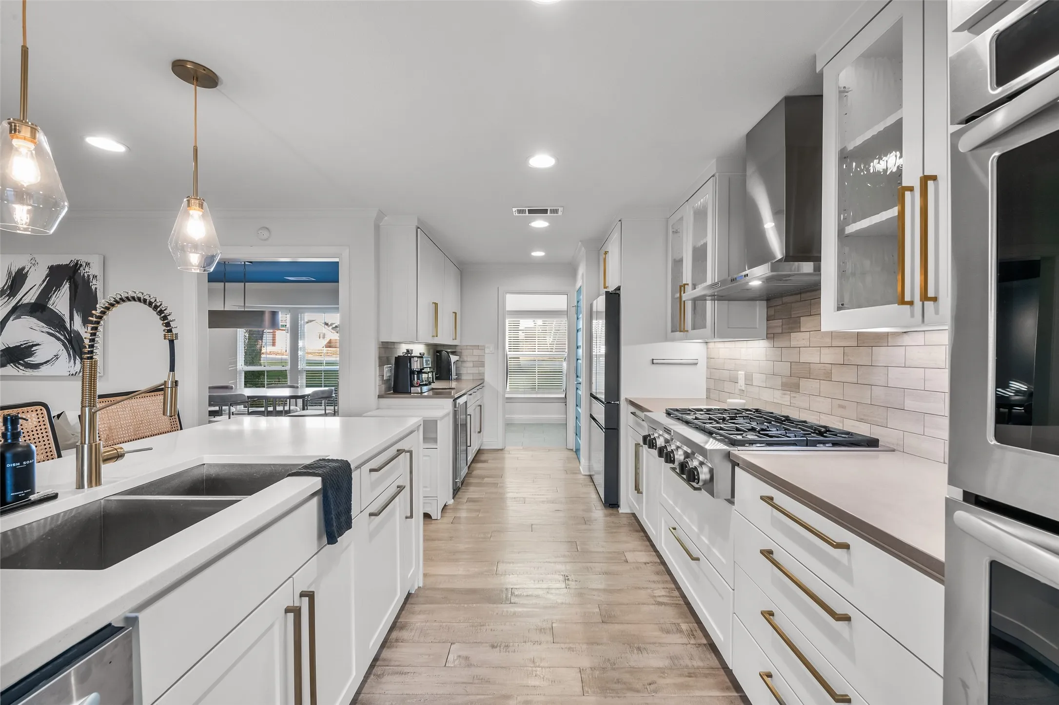 Single Family Residence For Sale in Tarrant County , 6500 Dakar Road W, Fort Worth, Texas 76116, 4 Bedroom, 4 Bathroom, 2 Garage spaces, 2,977 Sqft, built in 1961, mls#21374890, Real Estate Agent in Fort Worth, Homes For Sale in Tarrant county, Homes For Sale in Fort Worth, Realtor in Fort Worth Texas, Real Estate Brokerage Independent Realty Texas, Luminita Cordes Realtor