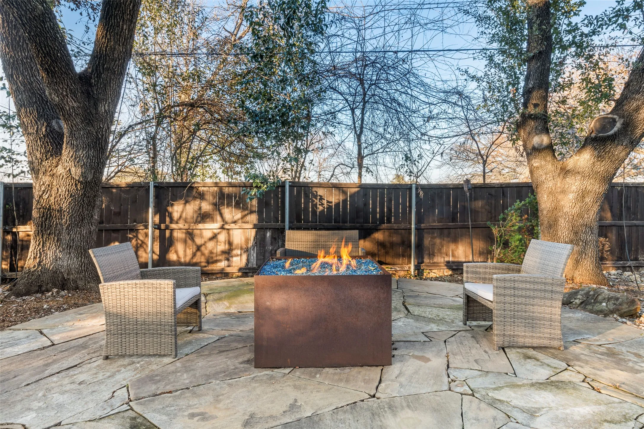 Single Family Residence For Sale in Tarrant County , 6500 Dakar Road W, Fort Worth, Texas 76116, 4 Bedroom, 4 Bathroom, 2 Garage spaces, 2,977 Sqft, built in 1961, mls#21374890, Real Estate Agent in Fort Worth, Homes For Sale in Tarrant county, Homes For Sale in Fort Worth, Realtor in Fort Worth Texas, Real Estate Brokerage Independent Realty Texas, Luminita Cordes Realtor