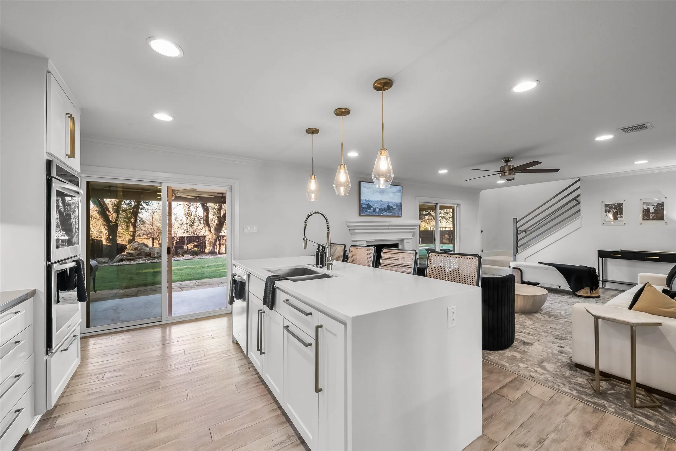 Single Family Residence For Sale in Tarrant County , 6500 Dakar Road W, Fort Worth, Texas 76116, 4 Bedroom, 4 Bathroom, 2 Garage spaces, 2,977 Sqft, built in 1961, mls#21374890, Real Estate Agent in Fort Worth, Homes For Sale in Tarrant county, Homes For Sale in Fort Worth, Realtor in Fort Worth Texas, Real Estate Brokerage Independent Realty Texas, Luminita Cordes Realtor
