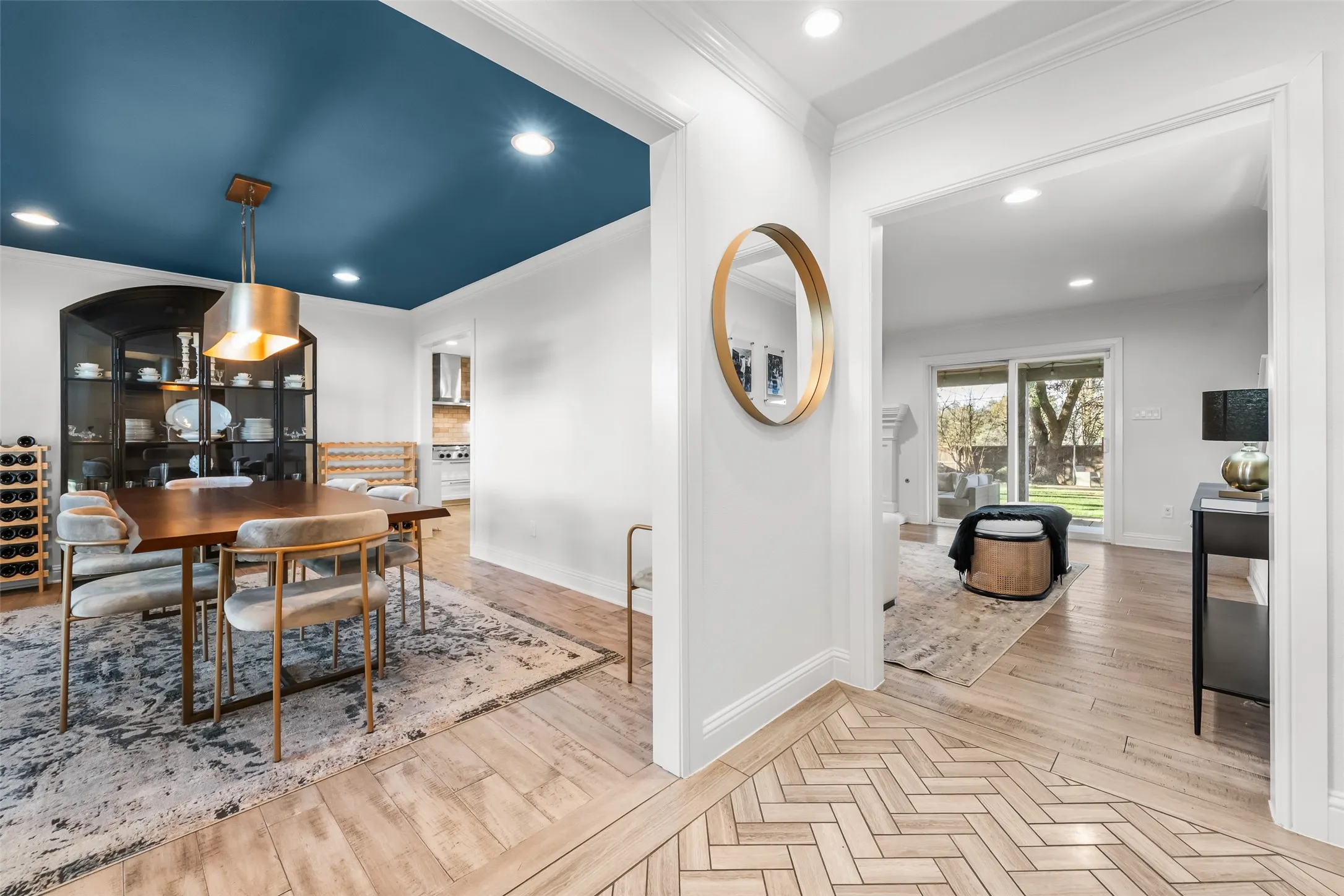 Single Family Residence For Sale in Tarrant County , 6500 Dakar Road W, Fort Worth, Texas 76116, 4 Bedroom, 4 Bathroom, 2 Garage spaces, 2,977 Sqft, built in 1961, mls#21374890, Real Estate Agent in Fort Worth, Homes For Sale in Tarrant county, Homes For Sale in Fort Worth, Realtor in Fort Worth Texas, Real Estate Brokerage Independent Realty Texas, Luminita Cordes Realtor