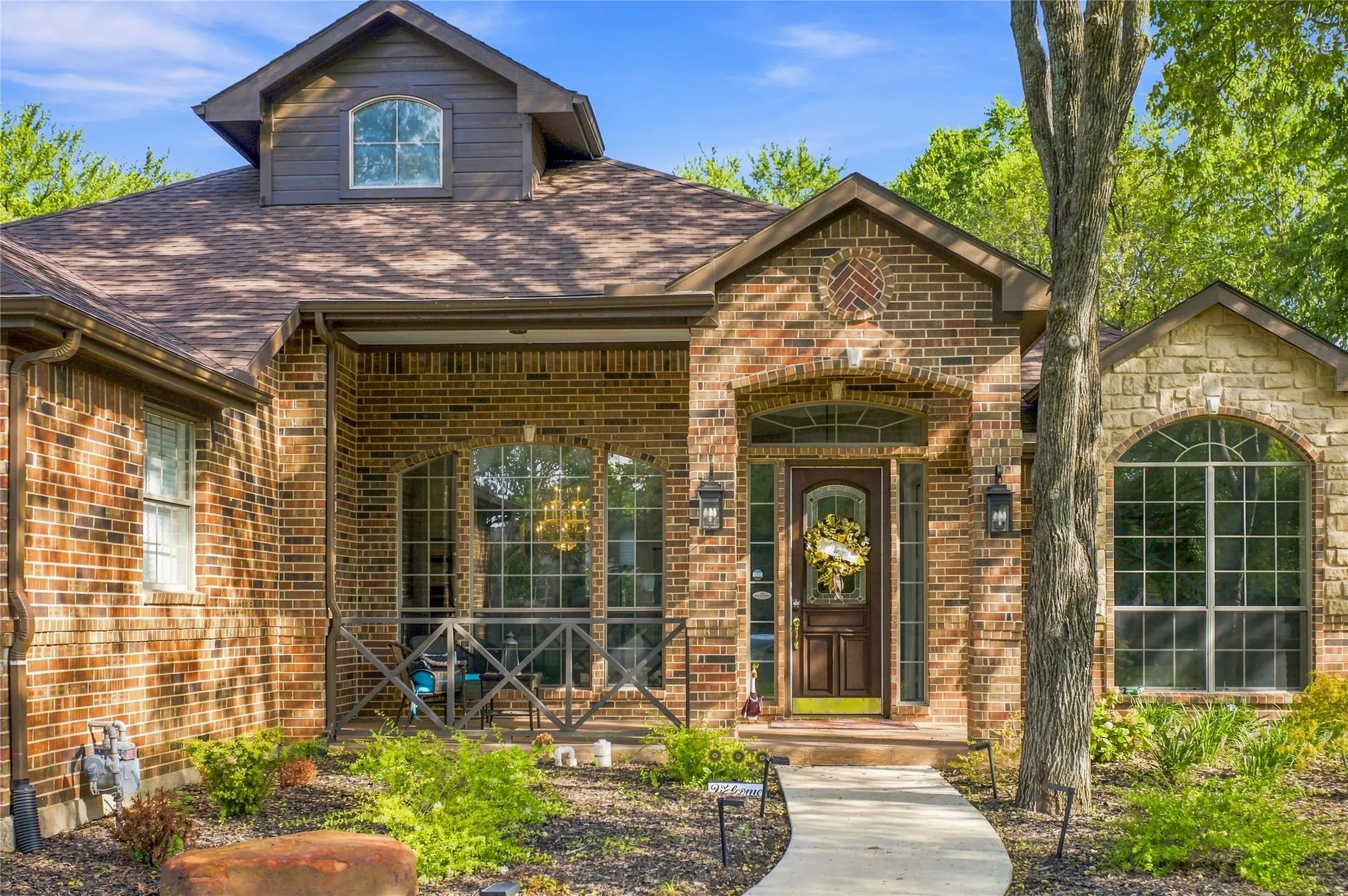 Single Family Residence For Sale in Denton County , 2105 Heather Ridge Court, Flower Mound, Texas 75028, 4 Bedroom, 3 Bathroom, 3 Garage spaces, 3,490 Sqft, built in 1999, mls#21375481, Real Estate Agent in Flower Mound, Homes For Sale in Denton county, Homes For Sale in Flower Mound, Realtor in Flower Mound Texas, Real Estate Brokerage Independent Realty Texas, Luminita Cordes Realtor