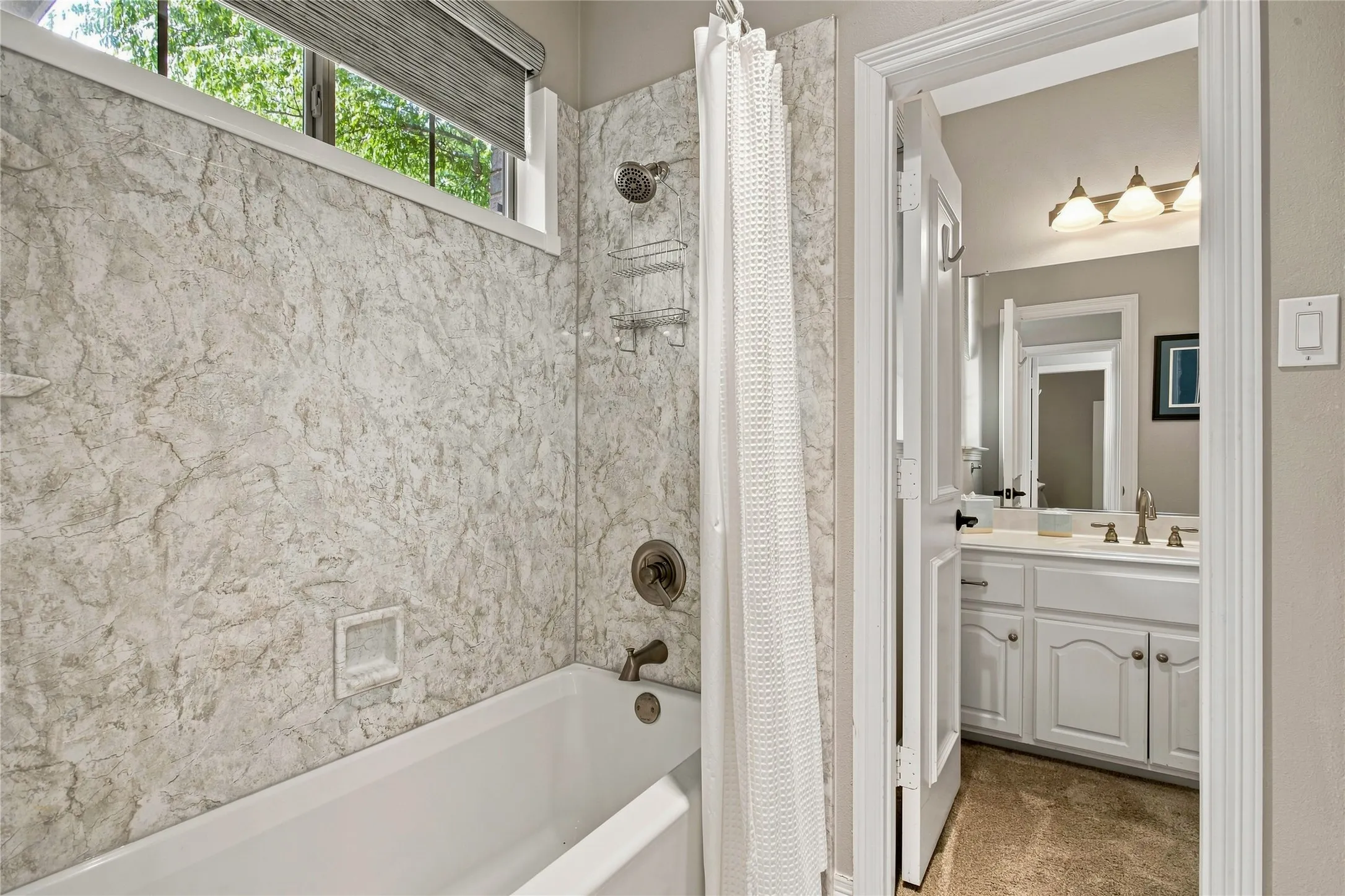 Single Family Residence For Sale in Denton County , 2105 Heather Ridge Court, Flower Mound, Texas 75028, 4 Bedroom, 3 Bathroom, 3 Garage spaces, 3,490 Sqft, built in 1999, mls#21375481, Real Estate Agent in Flower Mound, Homes For Sale in Denton county, Homes For Sale in Flower Mound, Realtor in Flower Mound Texas, Real Estate Brokerage Independent Realty Texas, Luminita Cordes Realtor