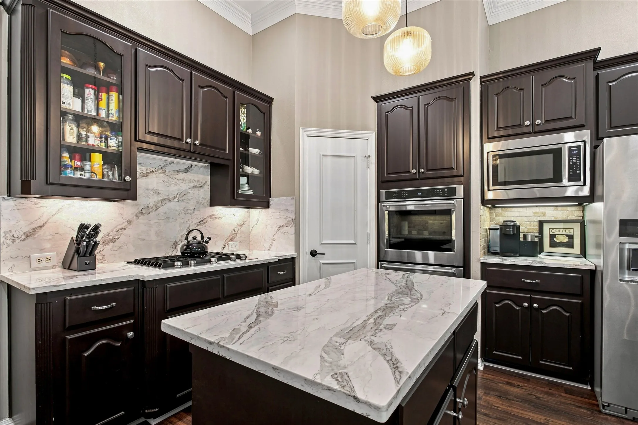 Single Family Residence For Sale in Denton County , 2105 Heather Ridge Court, Flower Mound, Texas 75028, 4 Bedroom, 3 Bathroom, 3 Garage spaces, 3,490 Sqft, built in 1999, mls#21375481, Real Estate Agent in Flower Mound, Homes For Sale in Denton county, Homes For Sale in Flower Mound, Realtor in Flower Mound Texas, Real Estate Brokerage Independent Realty Texas, Luminita Cordes Realtor