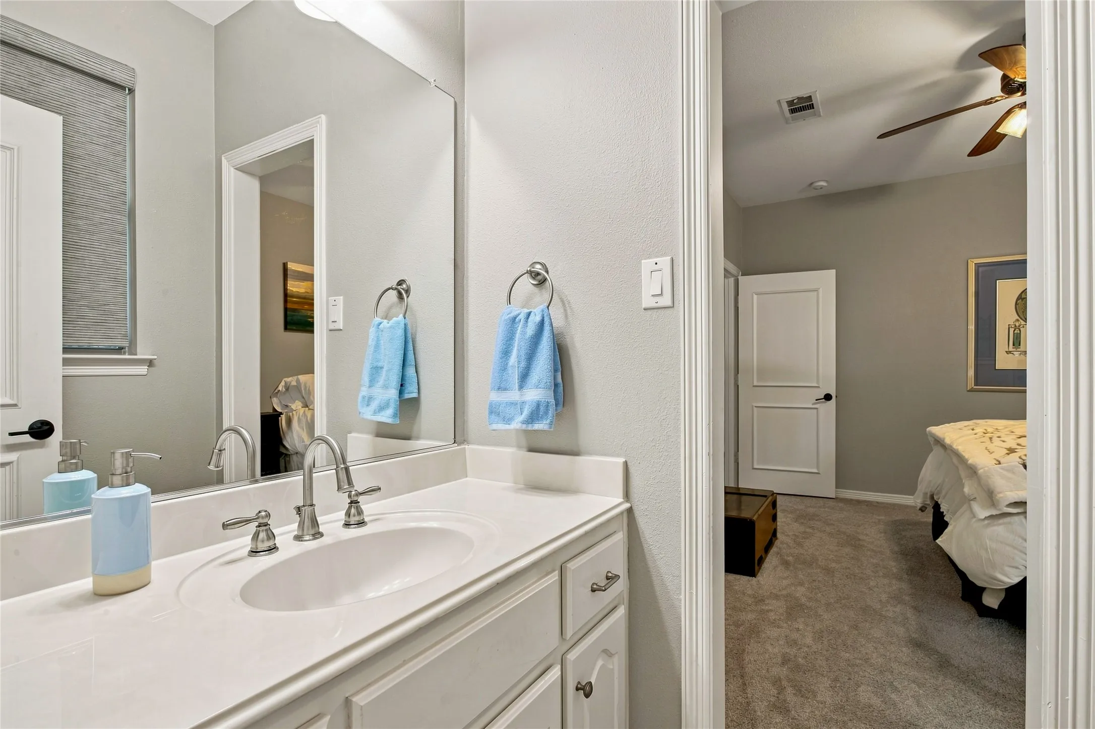 Single Family Residence For Sale in Denton County , 2105 Heather Ridge Court, Flower Mound, Texas 75028, 4 Bedroom, 3 Bathroom, 3 Garage spaces, 3,490 Sqft, built in 1999, mls#21375481, Real Estate Agent in Flower Mound, Homes For Sale in Denton county, Homes For Sale in Flower Mound, Realtor in Flower Mound Texas, Real Estate Brokerage Independent Realty Texas, Luminita Cordes Realtor