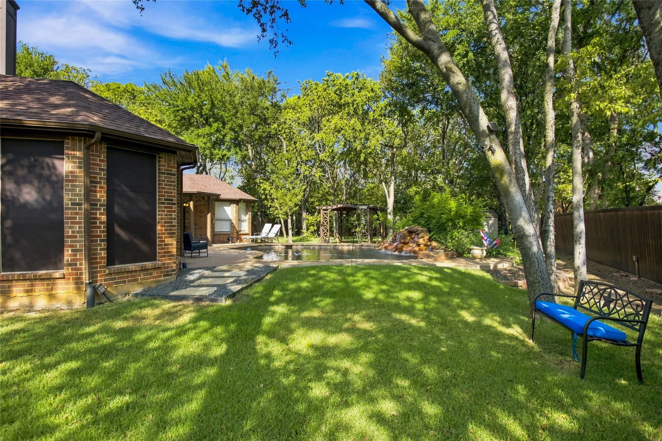 Single Family Residence For Sale in Denton County , 2105 Heather Ridge Court, Flower Mound, Texas 75028, 4 Bedroom, 3 Bathroom, 3 Garage spaces, 3,490 Sqft, built in 1999, mls#21375481, Real Estate Agent in Flower Mound, Homes For Sale in Denton county, Homes For Sale in Flower Mound, Realtor in Flower Mound Texas, Real Estate Brokerage Independent Realty Texas, Luminita Cordes Realtor