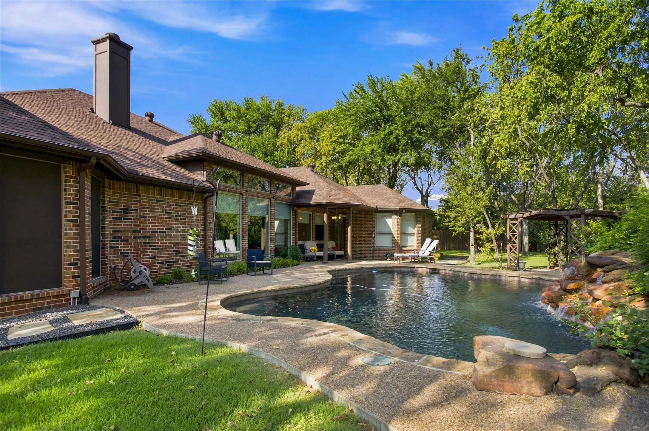 Single Family Residence For Sale in Denton County , 2105 Heather Ridge Court, Flower Mound, Texas 75028, 4 Bedroom, 3 Bathroom, 3 Garage spaces, 3,490 Sqft, built in 1999, mls#21375481, Real Estate Agent in Flower Mound, Homes For Sale in Denton county, Homes For Sale in Flower Mound, Realtor in Flower Mound Texas, Real Estate Brokerage Independent Realty Texas, Luminita Cordes Realtor