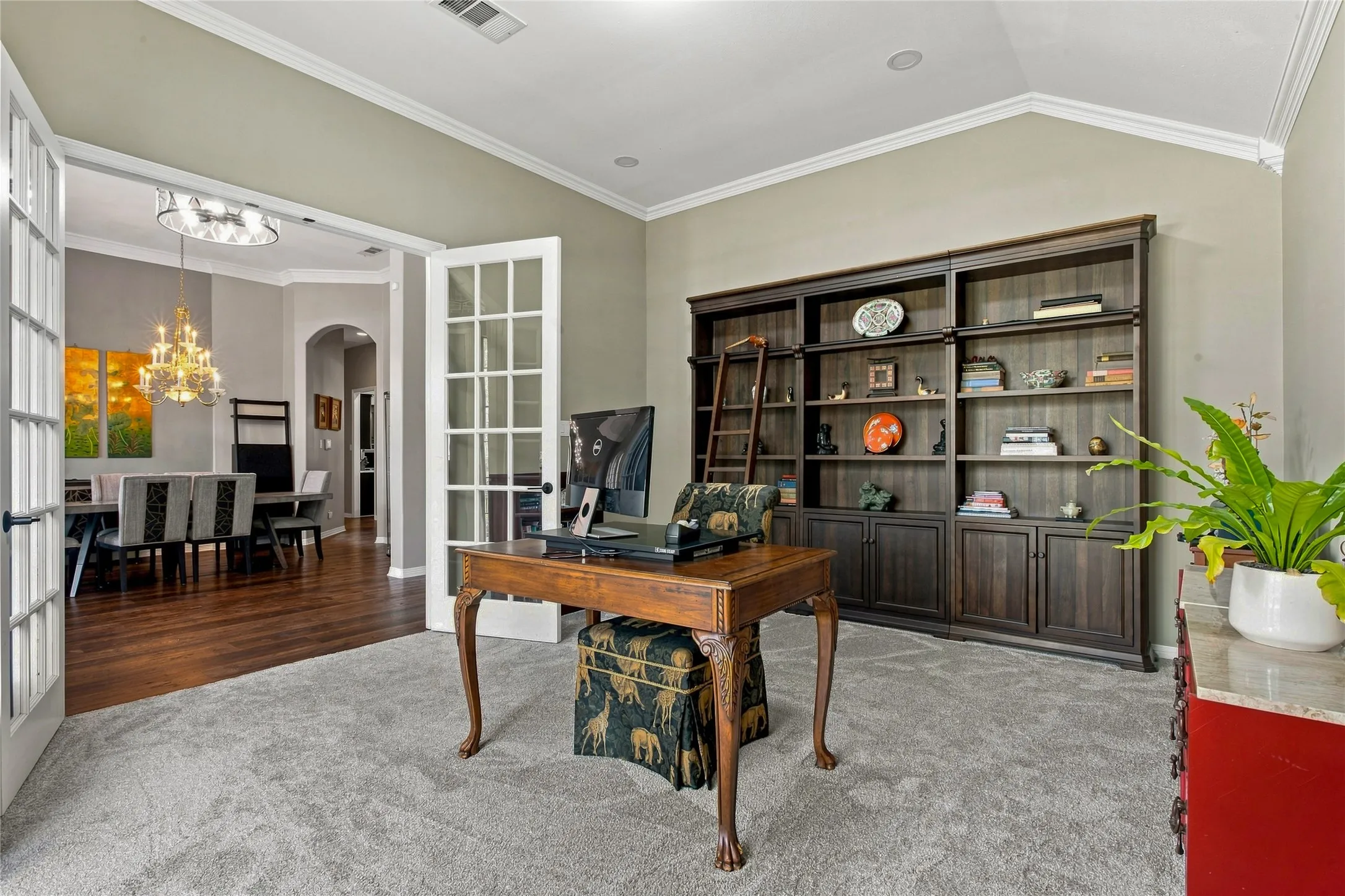 Single Family Residence For Sale in Denton County , 2105 Heather Ridge Court, Flower Mound, Texas 75028, 4 Bedroom, 3 Bathroom, 3 Garage spaces, 3,490 Sqft, built in 1999, mls#21375481, Real Estate Agent in Flower Mound, Homes For Sale in Denton county, Homes For Sale in Flower Mound, Realtor in Flower Mound Texas, Real Estate Brokerage Independent Realty Texas, Luminita Cordes Realtor