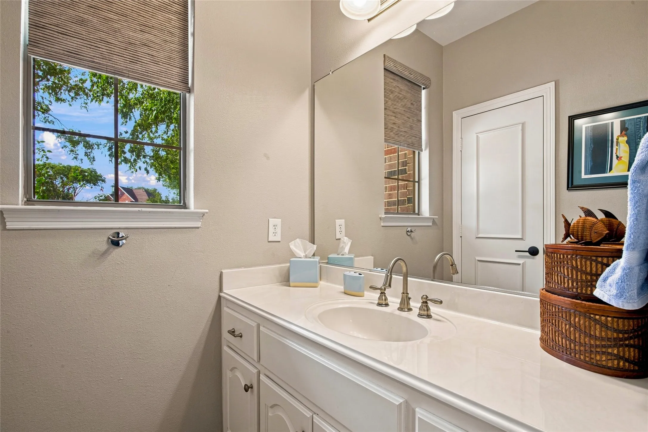 Single Family Residence For Sale in Denton County , 2105 Heather Ridge Court, Flower Mound, Texas 75028, 4 Bedroom, 3 Bathroom, 3 Garage spaces, 3,490 Sqft, built in 1999, mls#21375481, Real Estate Agent in Flower Mound, Homes For Sale in Denton county, Homes For Sale in Flower Mound, Realtor in Flower Mound Texas, Real Estate Brokerage Independent Realty Texas, Luminita Cordes Realtor