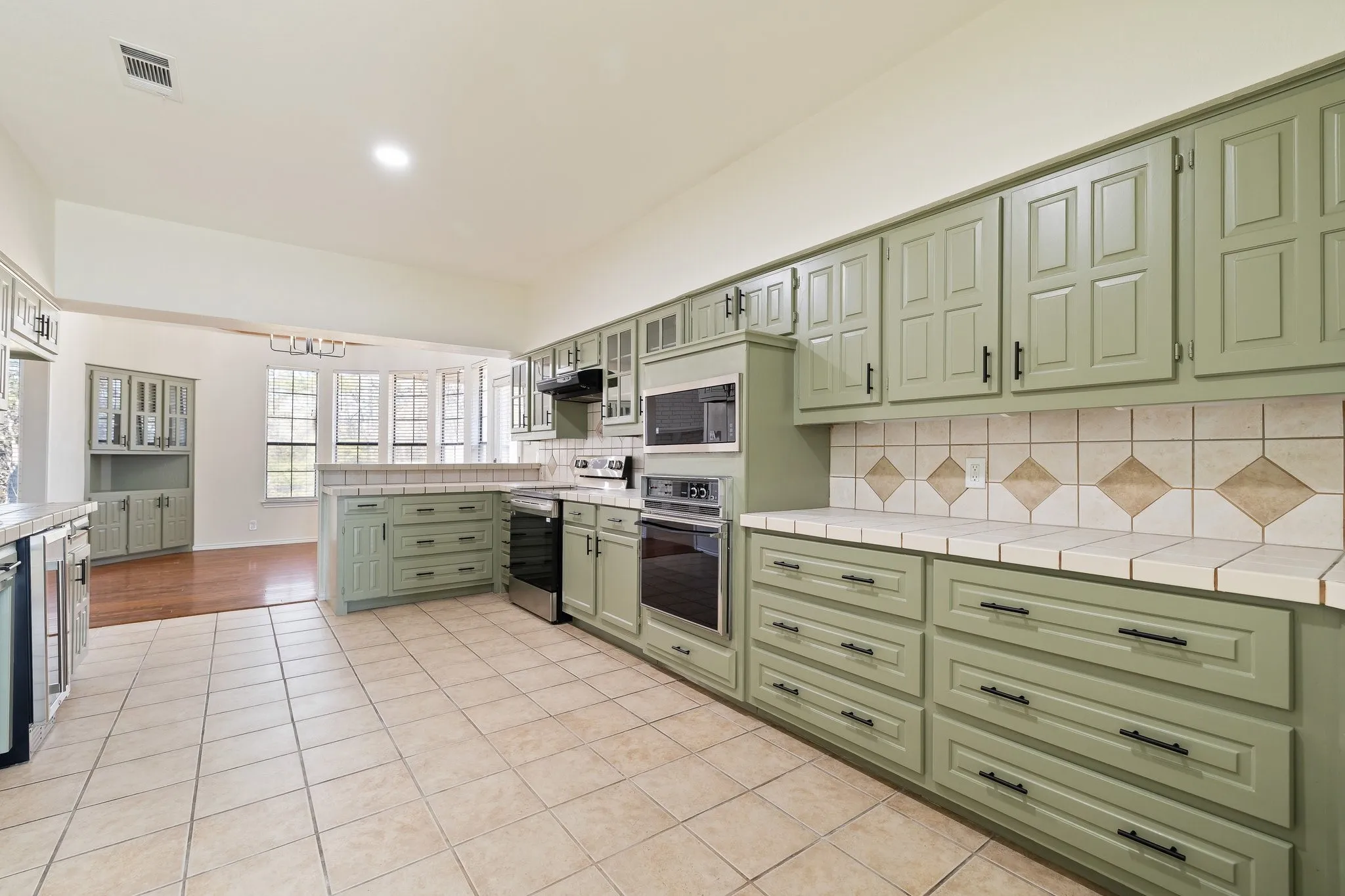 Single Family Residence For Rent in Collin County , 2110 S Mcdonald Street, Mc Kinney, Texas 75069, 3 Bedroom, 2 Bathroom, 2 Garage spaces, 1,980 Sqft, built in 1981, mls#21381072, Real Estate Agent in Mc Kinney, Homes For Rent in Collin county, Homes For Rent in Mc Kinney, Realtor in Mc Kinney Texas, Real Estate Brokerage Independent Realty Texas, Luminita Cordes Realtor