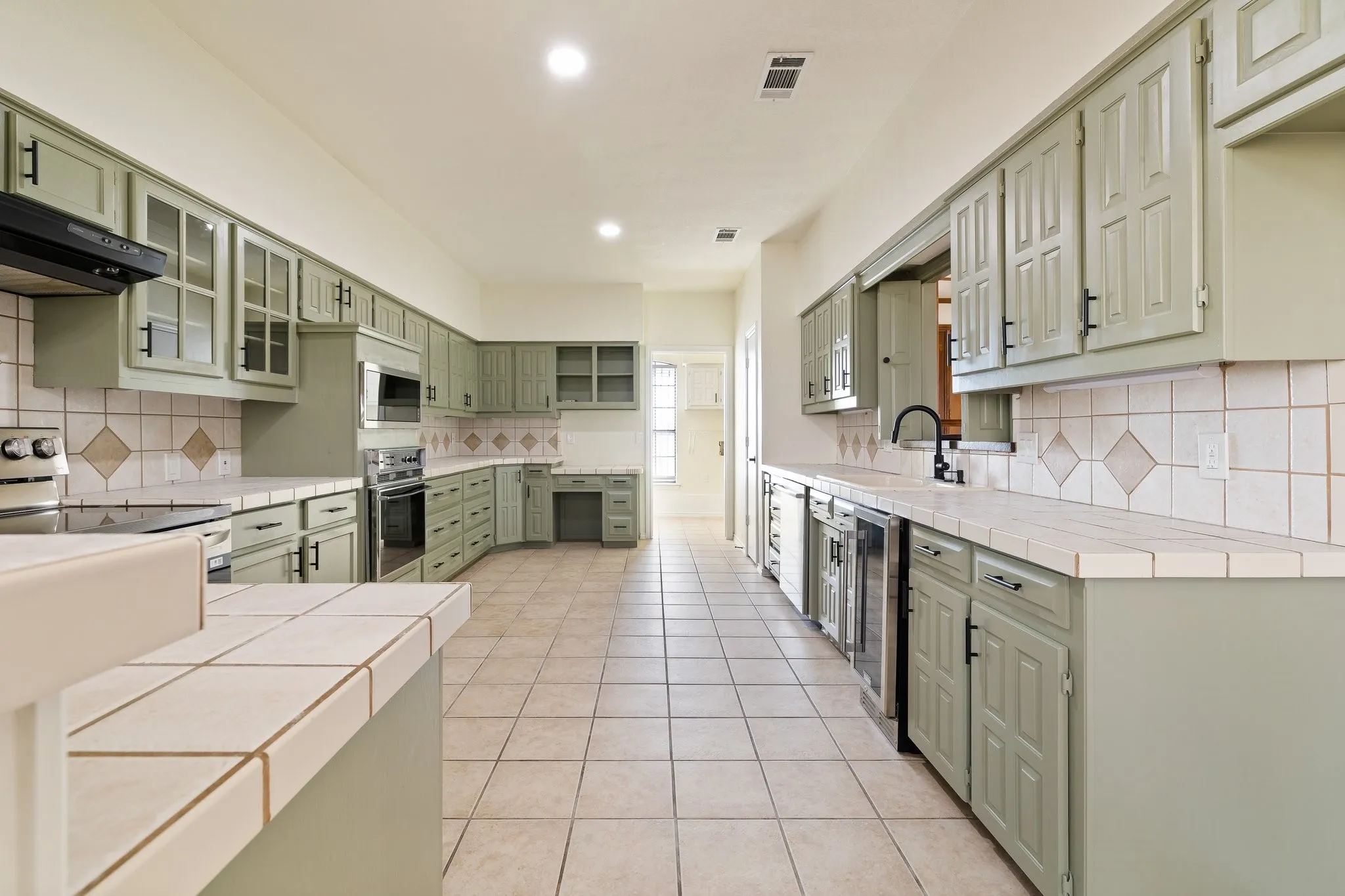 Single Family Residence For Rent in Collin County , 2110 S Mcdonald Street, Mc Kinney, Texas 75069, 3 Bedroom, 2 Bathroom, 2 Garage spaces, 1,980 Sqft, built in 1981, mls#21381072, Real Estate Agent in Mc Kinney, Homes For Rent in Collin county, Homes For Rent in Mc Kinney, Realtor in Mc Kinney Texas, Real Estate Brokerage Independent Realty Texas, Luminita Cordes Realtor