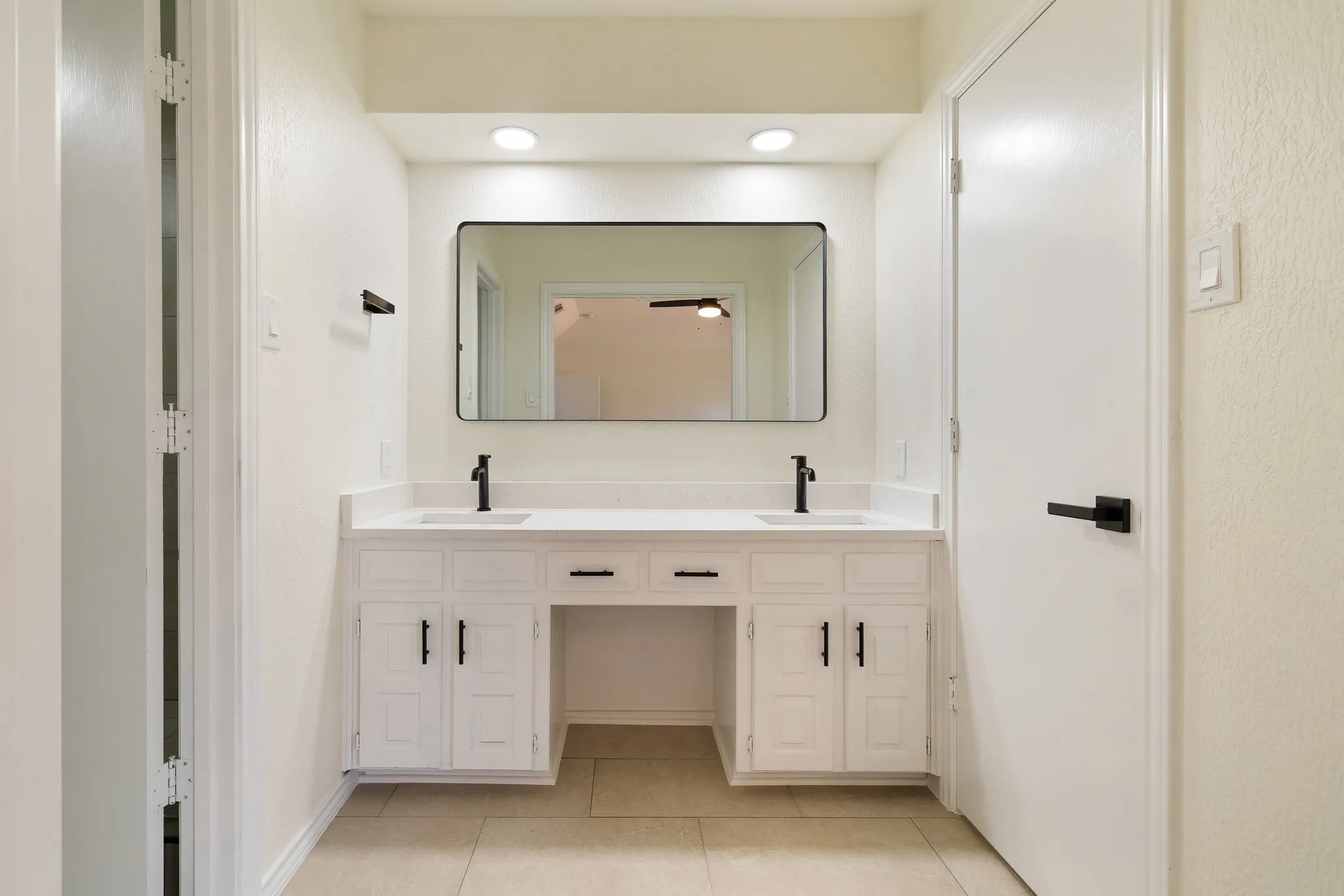 Single Family Residence For Rent in Collin County , 2110 S Mcdonald Street, Mc Kinney, Texas 75069, 3 Bedroom, 2 Bathroom, 2 Garage spaces, 1,980 Sqft, built in 1981, mls#21381072, Real Estate Agent in Mc Kinney, Homes For Rent in Collin county, Homes For Rent in Mc Kinney, Realtor in Mc Kinney Texas, Real Estate Brokerage Independent Realty Texas, Luminita Cordes Realtor