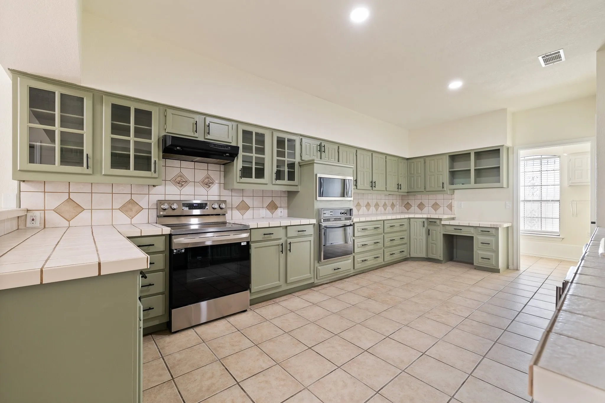 Single Family Residence For Rent in Collin County , 2110 S Mcdonald Street, Mc Kinney, Texas 75069, 3 Bedroom, 2 Bathroom, 2 Garage spaces, 1,980 Sqft, built in 1981, mls#21381072, Real Estate Agent in Mc Kinney, Homes For Rent in Collin county, Homes For Rent in Mc Kinney, Realtor in Mc Kinney Texas, Real Estate Brokerage Independent Realty Texas, Luminita Cordes Realtor
