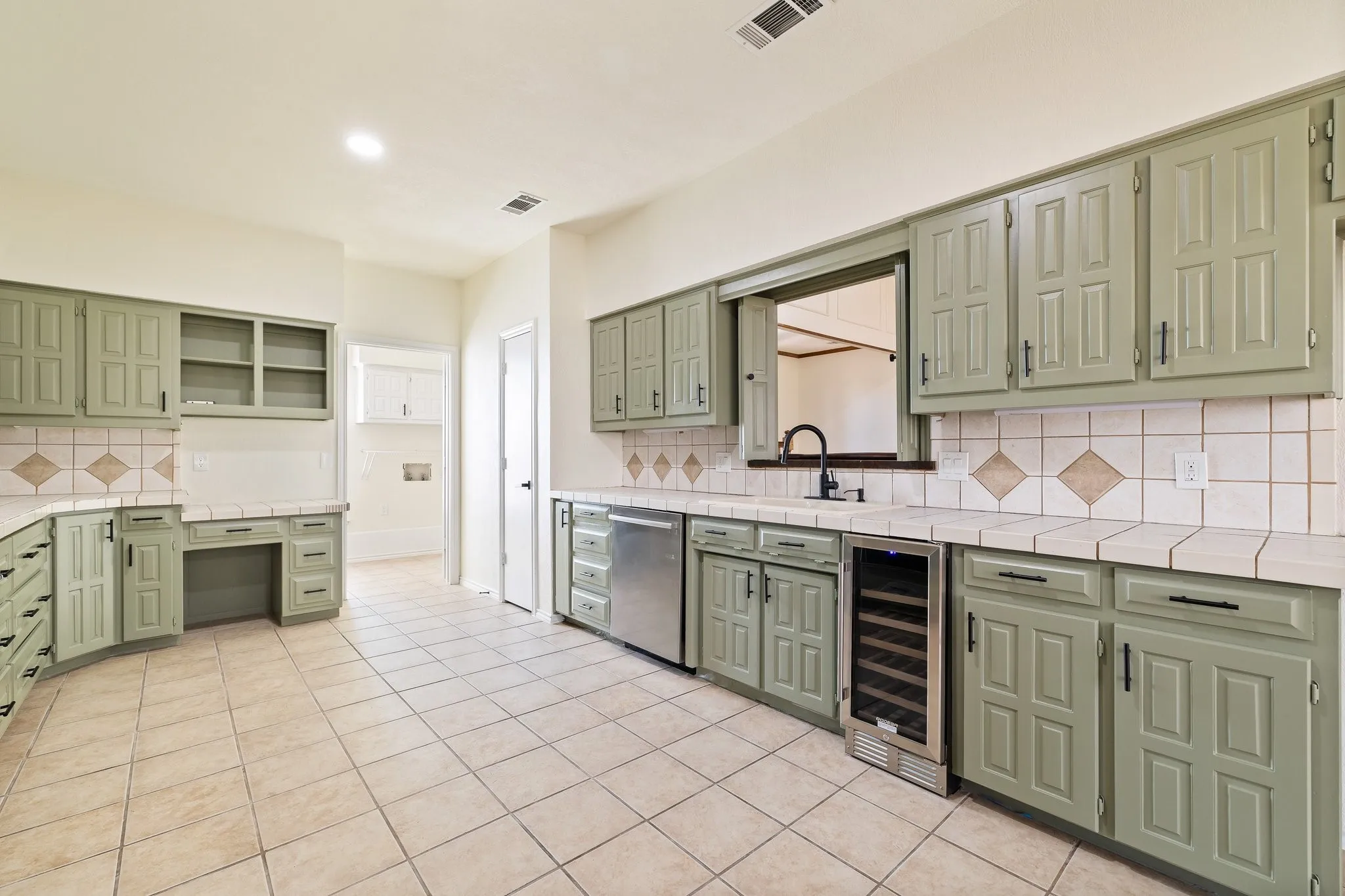 Single Family Residence For Rent in Collin County , 2110 S Mcdonald Street, Mc Kinney, Texas 75069, 3 Bedroom, 2 Bathroom, 2 Garage spaces, 1,980 Sqft, built in 1981, mls#21381072, Real Estate Agent in Mc Kinney, Homes For Rent in Collin county, Homes For Rent in Mc Kinney, Realtor in Mc Kinney Texas, Real Estate Brokerage Independent Realty Texas, Luminita Cordes Realtor