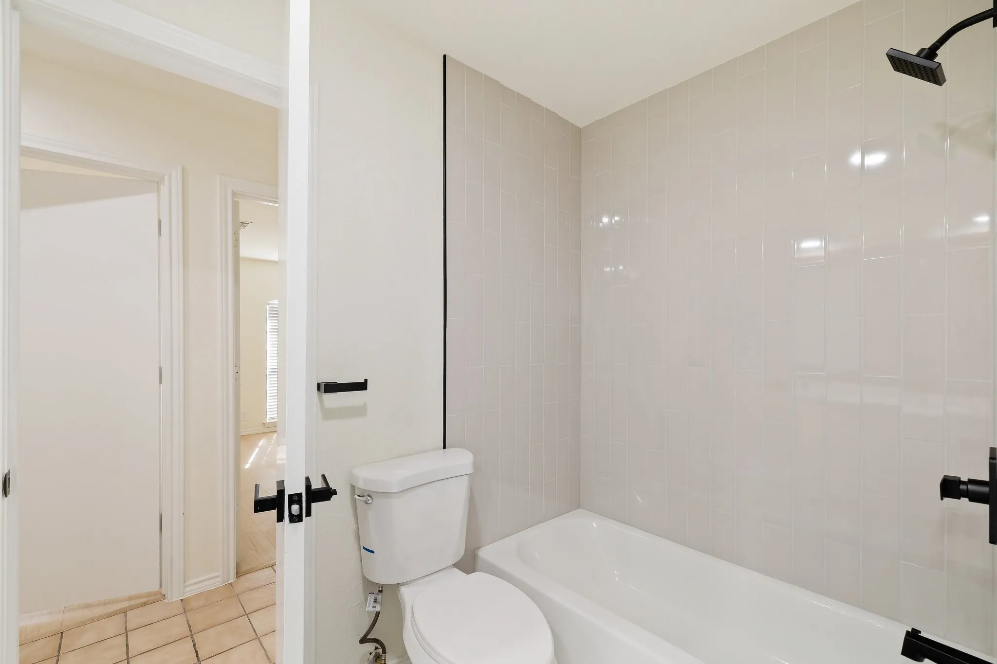 Single Family Residence For Rent in Collin County , 2110 S Mcdonald Street, Mc Kinney, Texas 75069, 3 Bedroom, 2 Bathroom, 2 Garage spaces, 1,980 Sqft, built in 1981, mls#21381072, Real Estate Agent in Mc Kinney, Homes For Rent in Collin county, Homes For Rent in Mc Kinney, Realtor in Mc Kinney Texas, Real Estate Brokerage Independent Realty Texas, Luminita Cordes Realtor
