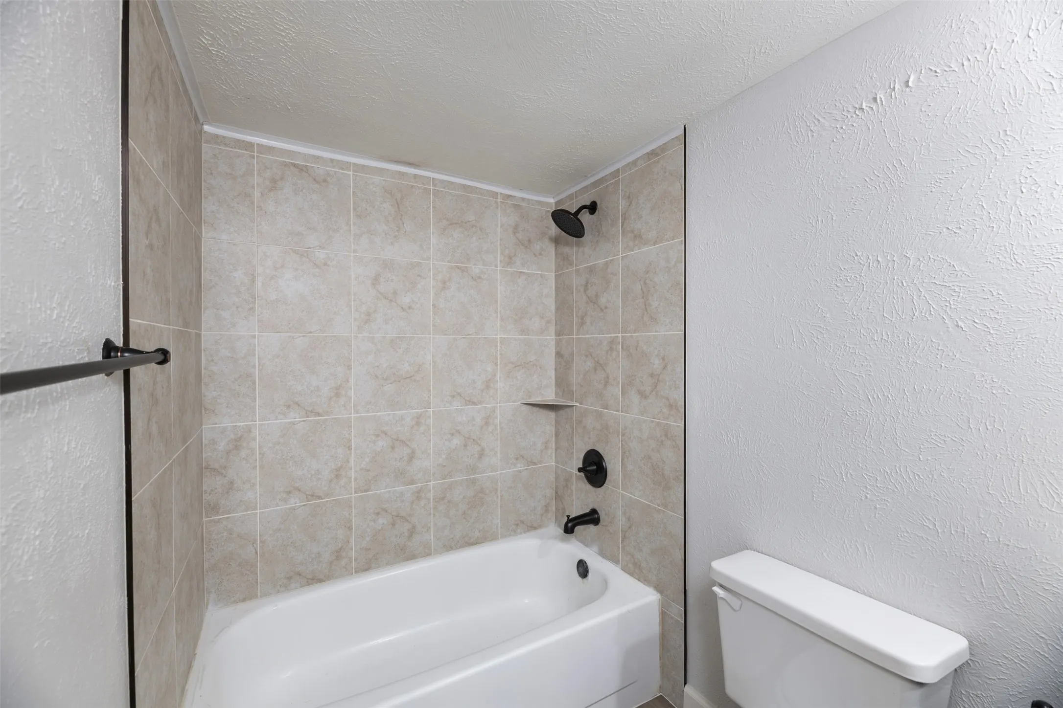 Single Family Residence For Rent in Collin County , 722 Circle Cove Drive, Allen, Texas 75002, 3 Bedroom, 2 Bathroom, 1 Garage spaces, 1,347 Sqft, built in 1980, mls#21381250, Real Estate Agent in Allen, Homes For Rent in Collin county, Homes For Rent in Allen, Realtor in Allen Texas, Real Estate Brokerage Independent Realty Texas, Luminita Cordes Realtor