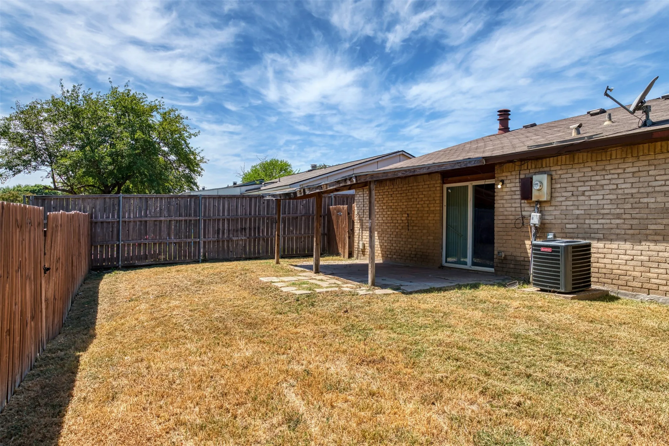 Single Family Residence For Rent in Collin County , 722 Circle Cove Drive, Allen, Texas 75002, 3 Bedroom, 2 Bathroom, 1 Garage spaces, 1,347 Sqft, built in 1980, mls#21381250, Real Estate Agent in Allen, Homes For Rent in Collin county, Homes For Rent in Allen, Realtor in Allen Texas, Real Estate Brokerage Independent Realty Texas, Luminita Cordes Realtor