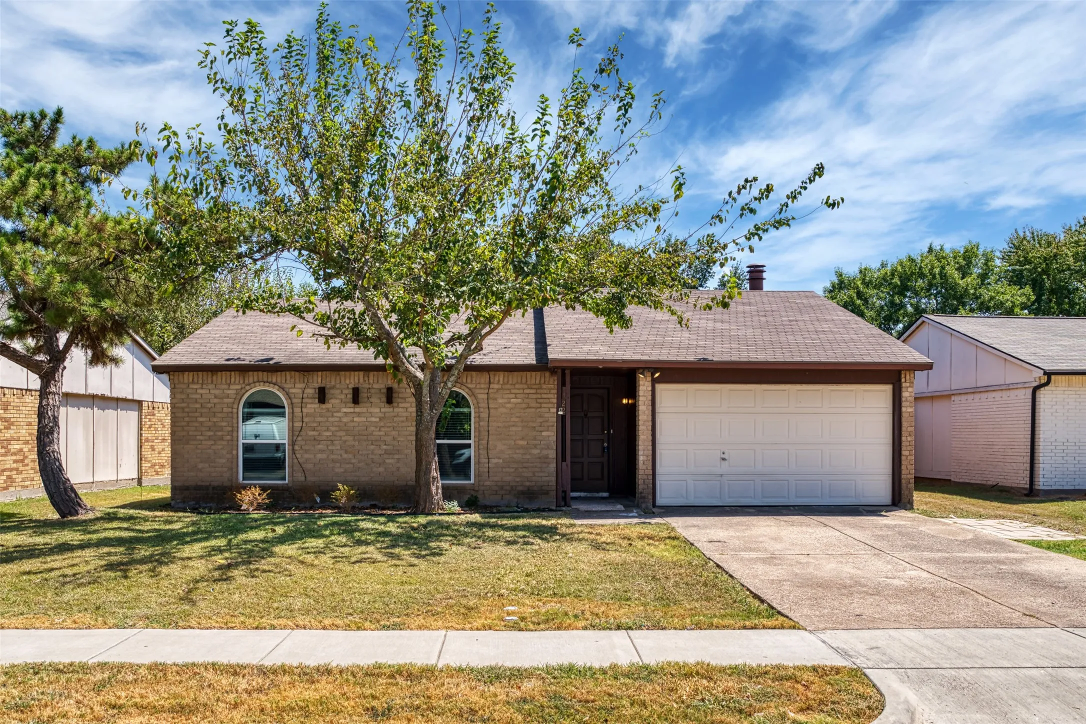 Single Family Residence For Rent in Collin County , 722 Circle Cove Drive, Allen, Texas 75002, 3 Bedroom, 2 Bathroom, 1 Garage spaces, 1,347 Sqft, built in 1980, mls#21381250, Real Estate Agent in Allen, Homes For Rent in Collin county, Homes For Rent in Allen, Realtor in Allen Texas, Real Estate Brokerage Independent Realty Texas, Luminita Cordes Realtor
