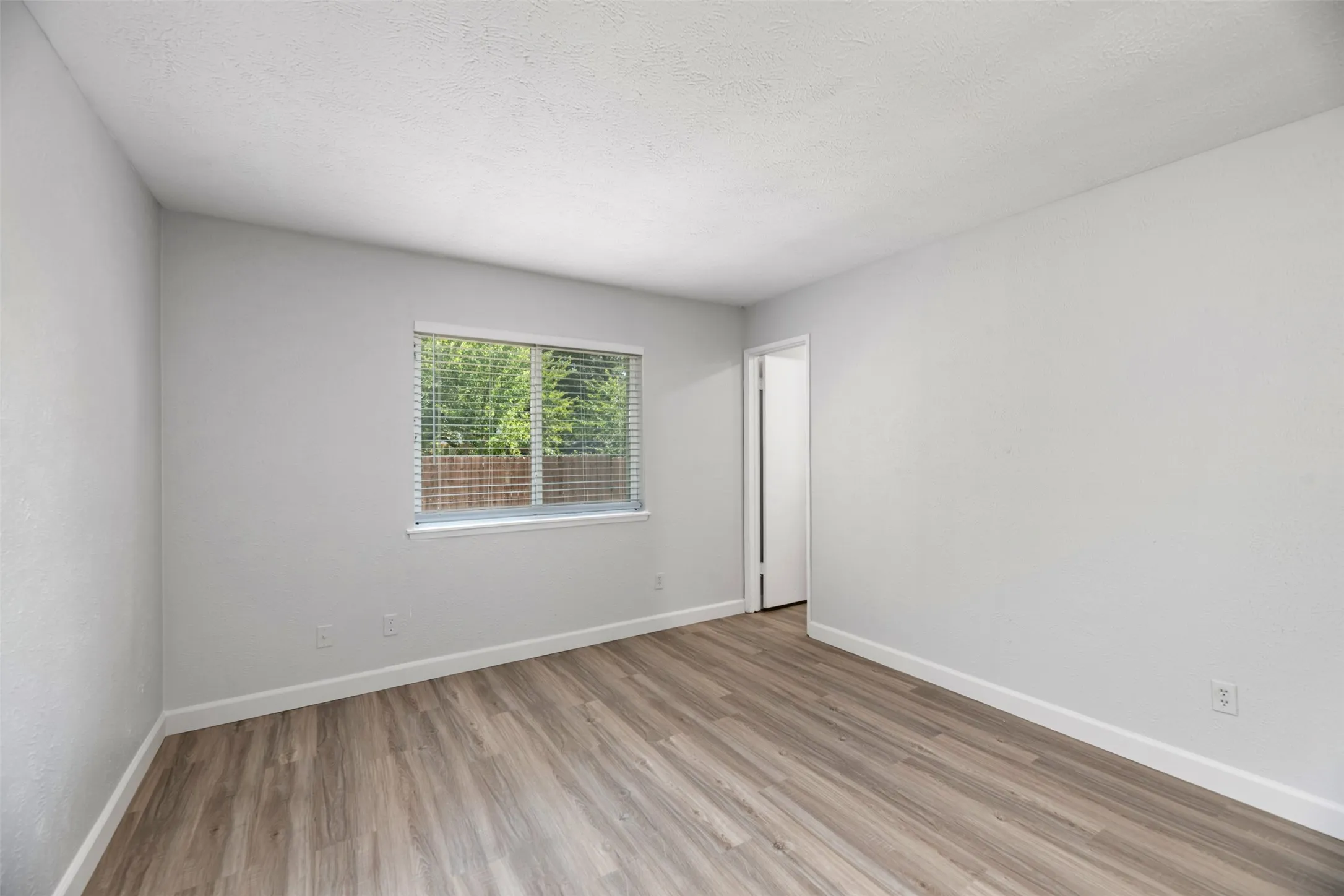 Single Family Residence For Rent in Collin County , 722 Circle Cove Drive, Allen, Texas 75002, 3 Bedroom, 2 Bathroom, 1 Garage spaces, 1,347 Sqft, built in 1980, mls#21381250, Real Estate Agent in Allen, Homes For Rent in Collin county, Homes For Rent in Allen, Realtor in Allen Texas, Real Estate Brokerage Independent Realty Texas, Luminita Cordes Realtor