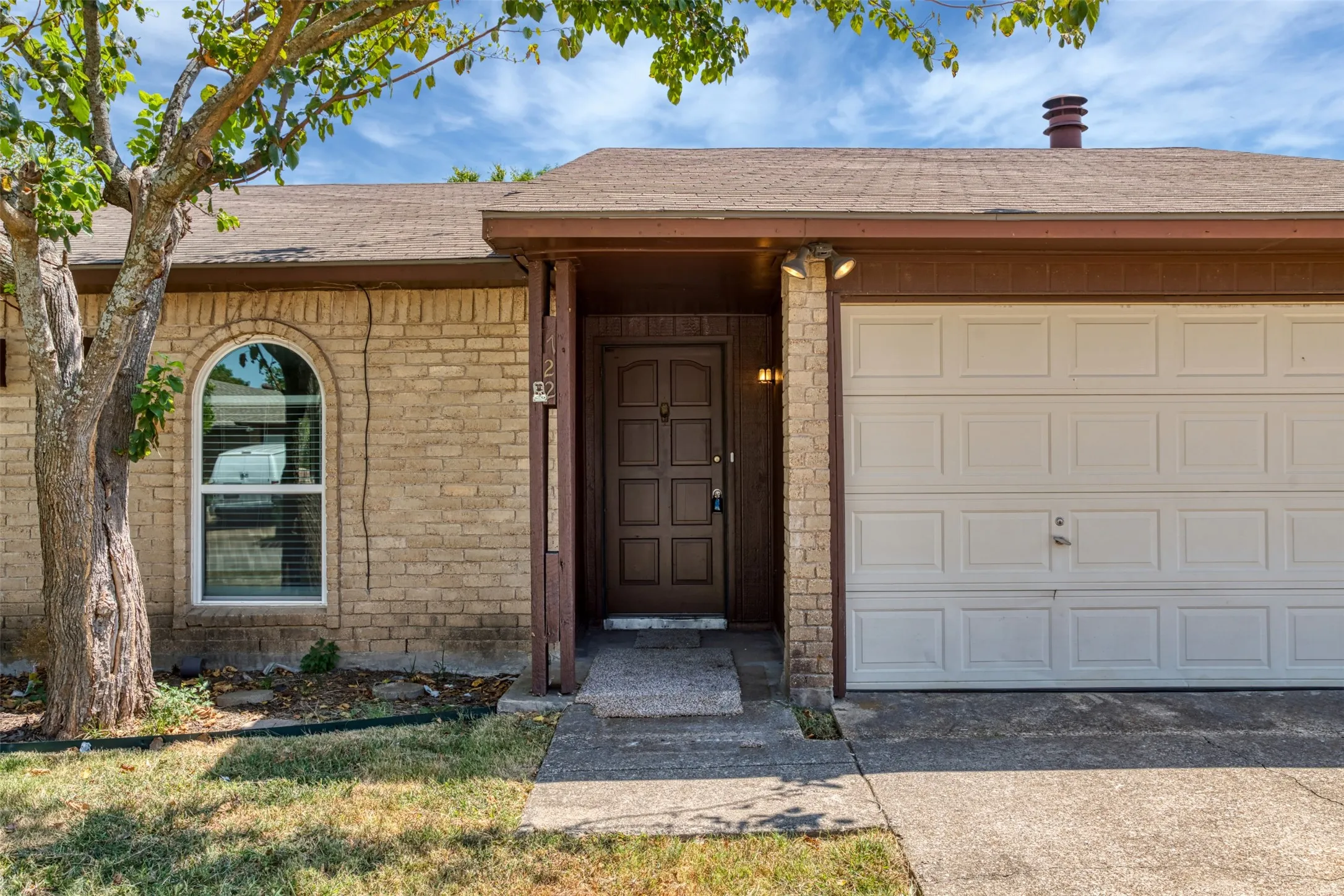 Single Family Residence For Rent in Collin County , 722 Circle Cove Drive, Allen, Texas 75002, 3 Bedroom, 2 Bathroom, 1 Garage spaces, 1,347 Sqft, built in 1980, mls#21381250, Real Estate Agent in Allen, Homes For Rent in Collin county, Homes For Rent in Allen, Realtor in Allen Texas, Real Estate Brokerage Independent Realty Texas, Luminita Cordes Realtor