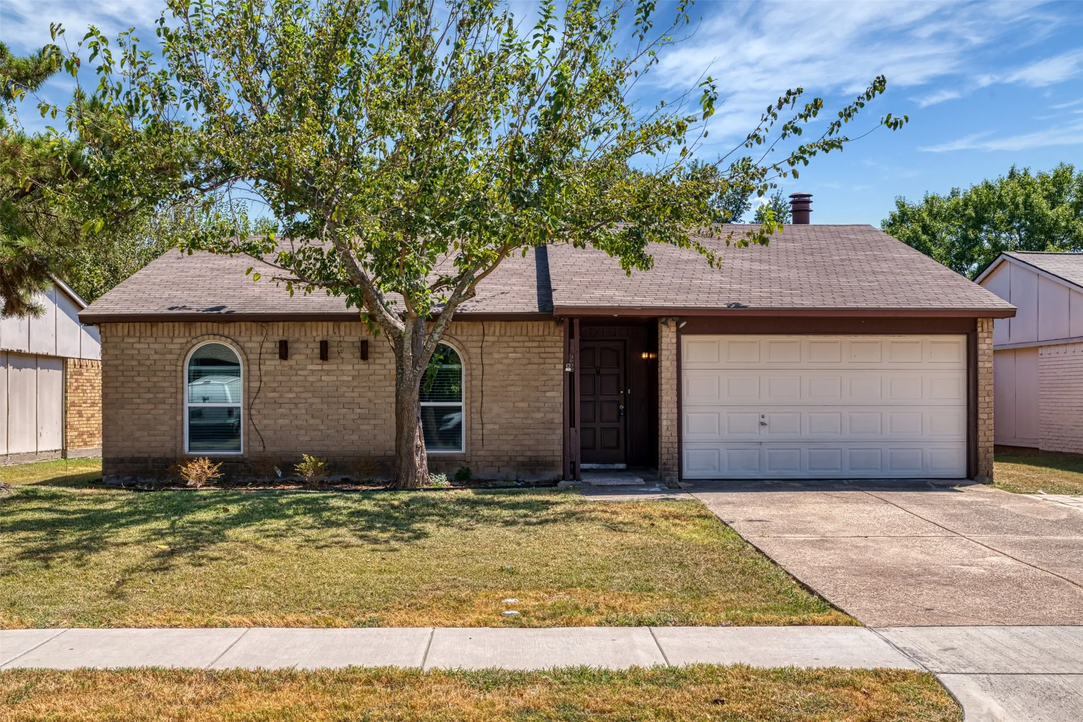 Single Family Residence For Rent in Collin County , 722 Circle Cove Drive, Allen, Texas 75002, 3 Bedroom, 2 Bathroom, 1 Garage spaces, 1,347 Sqft, built in 1980, mls#21381250, Real Estate Agent in Allen, Homes For Rent in Collin county, Homes For Rent in Allen, Realtor in Allen Texas, Real Estate Brokerage Independent Realty Texas, Luminita Cordes Realtor