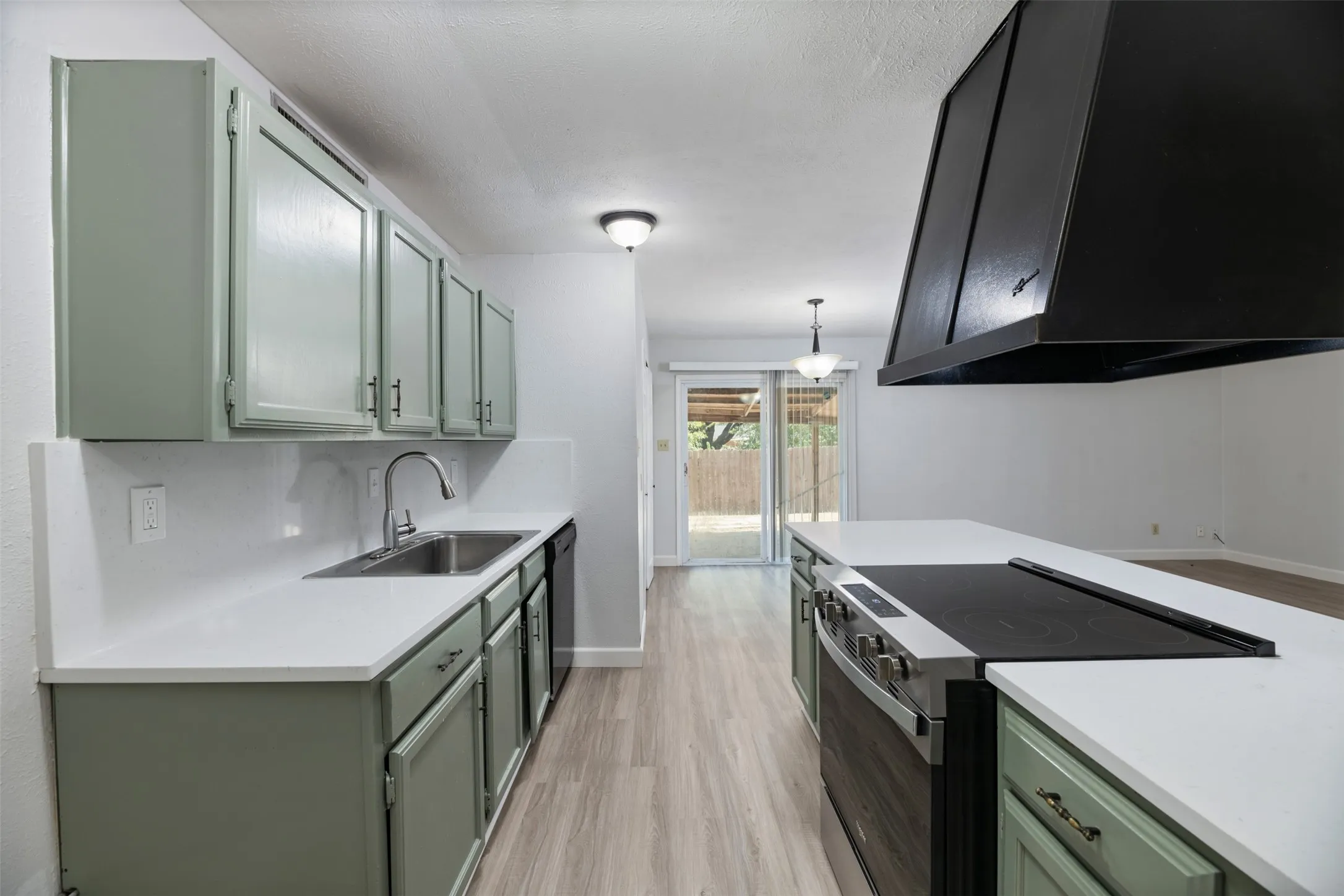 Single Family Residence For Rent in Collin County , 722 Circle Cove Drive, Allen, Texas 75002, 3 Bedroom, 2 Bathroom, 1 Garage spaces, 1,347 Sqft, built in 1980, mls#21381250, Real Estate Agent in Allen, Homes For Rent in Collin county, Homes For Rent in Allen, Realtor in Allen Texas, Real Estate Brokerage Independent Realty Texas, Luminita Cordes Realtor