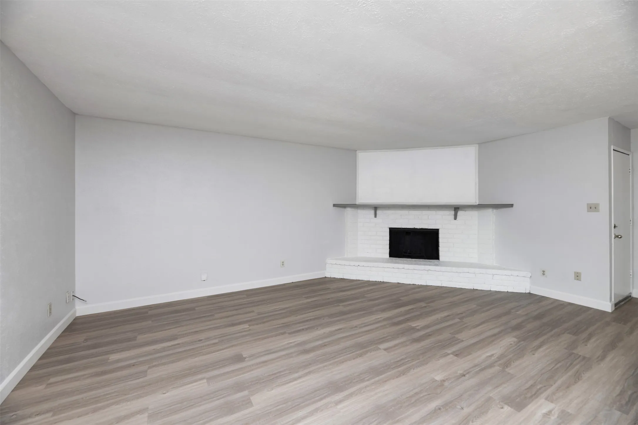 Single Family Residence For Rent in Collin County , 722 Circle Cove Drive, Allen, Texas 75002, 3 Bedroom, 2 Bathroom, 1 Garage spaces, 1,347 Sqft, built in 1980, mls#21381250, Real Estate Agent in Allen, Homes For Rent in Collin county, Homes For Rent in Allen, Realtor in Allen Texas, Real Estate Brokerage Independent Realty Texas, Luminita Cordes Realtor