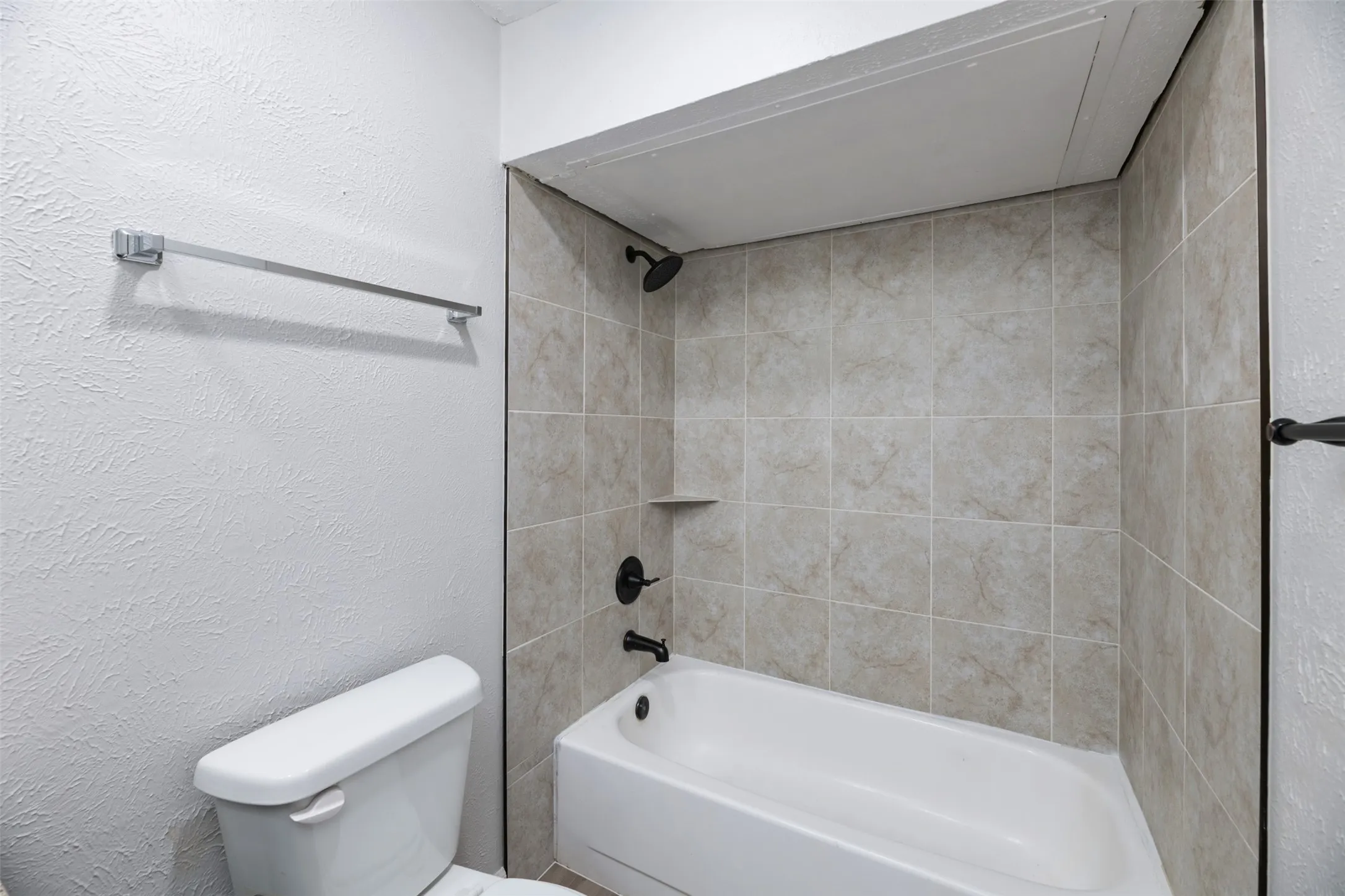 Single Family Residence For Rent in Collin County , 722 Circle Cove Drive, Allen, Texas 75002, 3 Bedroom, 2 Bathroom, 1 Garage spaces, 1,347 Sqft, built in 1980, mls#21381250, Real Estate Agent in Allen, Homes For Rent in Collin county, Homes For Rent in Allen, Realtor in Allen Texas, Real Estate Brokerage Independent Realty Texas, Luminita Cordes Realtor