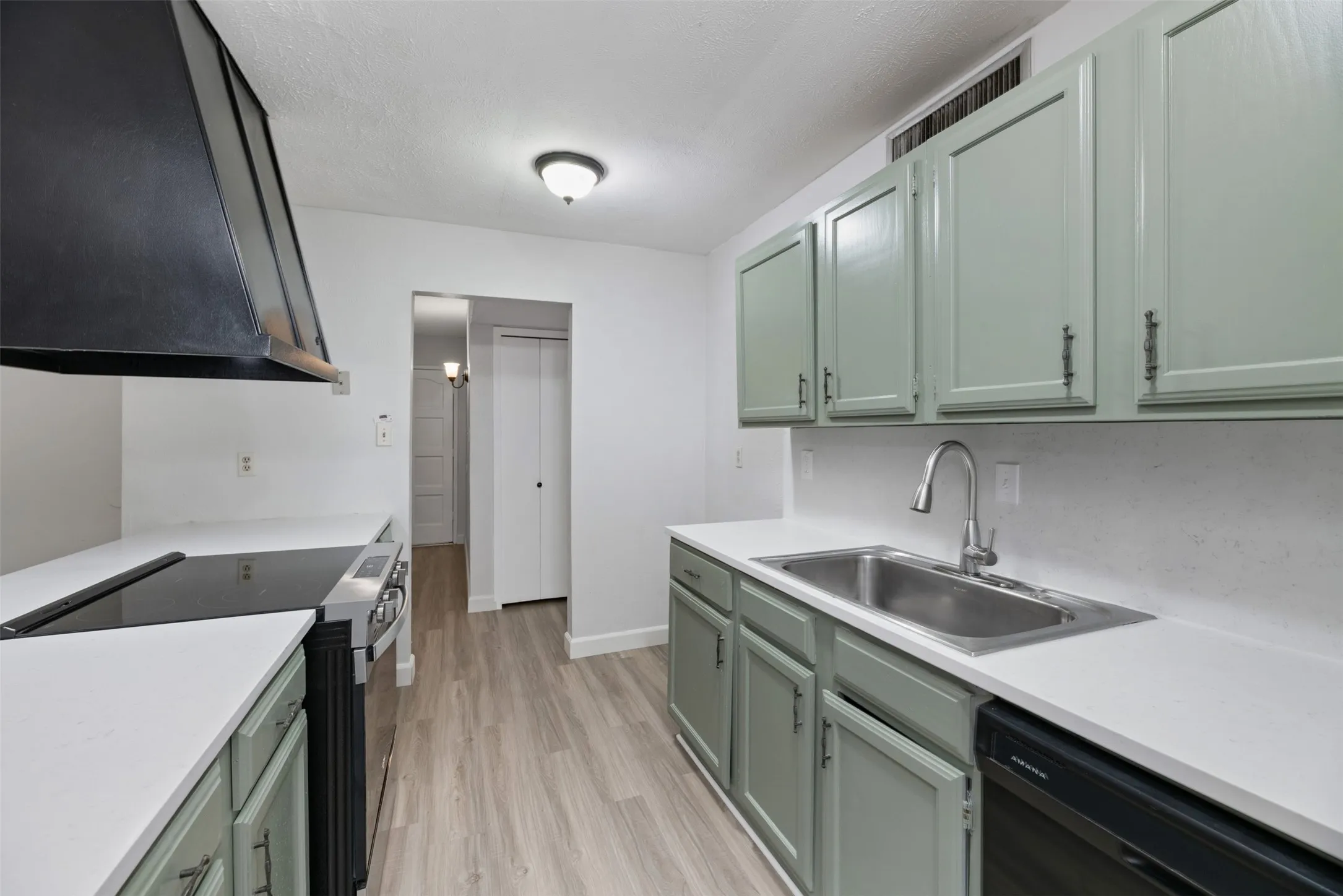 Single Family Residence For Rent in Collin County , 722 Circle Cove Drive, Allen, Texas 75002, 3 Bedroom, 2 Bathroom, 1 Garage spaces, 1,347 Sqft, built in 1980, mls#21381250, Real Estate Agent in Allen, Homes For Rent in Collin county, Homes For Rent in Allen, Realtor in Allen Texas, Real Estate Brokerage Independent Realty Texas, Luminita Cordes Realtor