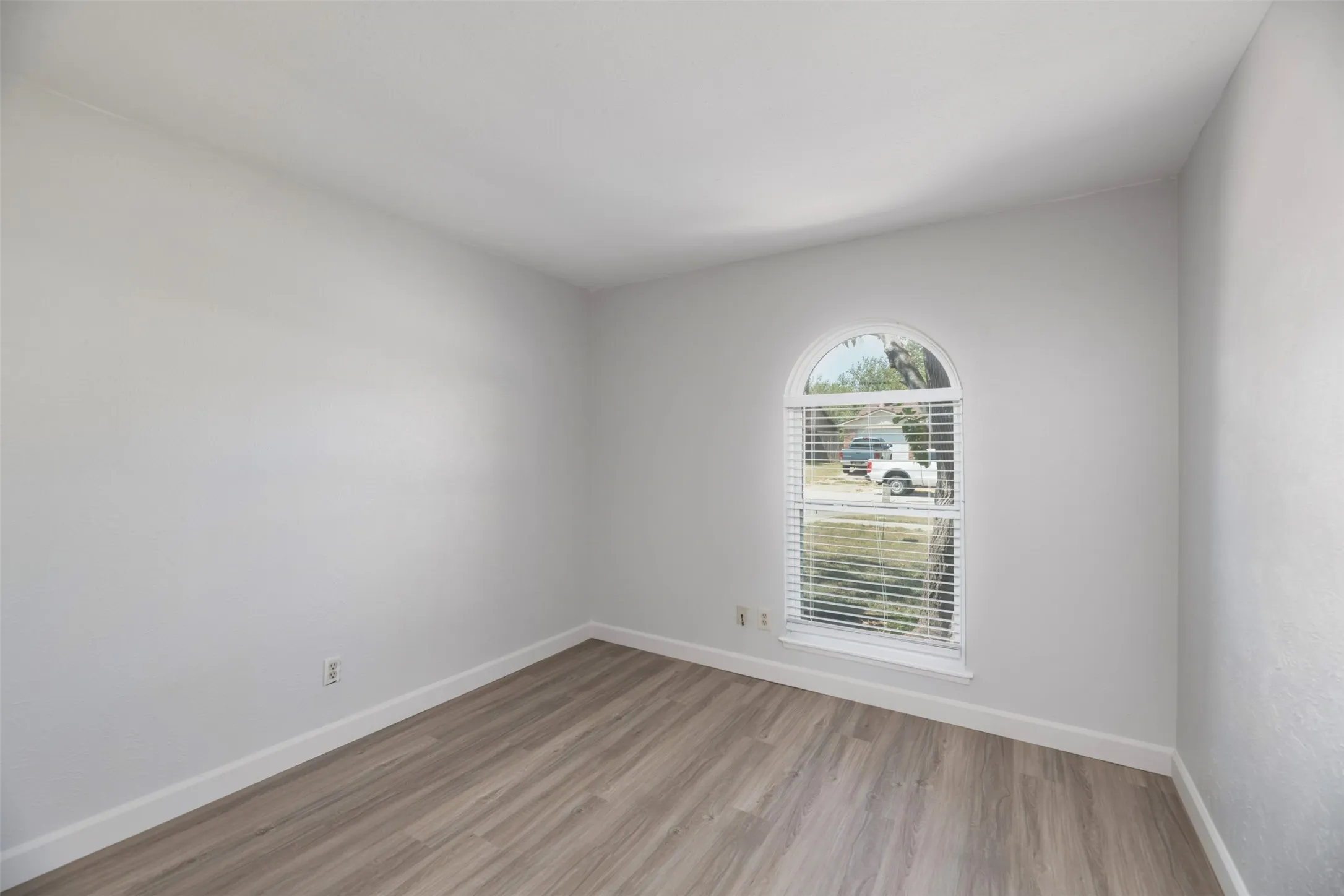 Single Family Residence For Rent in Collin County , 722 Circle Cove Drive, Allen, Texas 75002, 3 Bedroom, 2 Bathroom, 1 Garage spaces, 1,347 Sqft, built in 1980, mls#21381250, Real Estate Agent in Allen, Homes For Rent in Collin county, Homes For Rent in Allen, Realtor in Allen Texas, Real Estate Brokerage Independent Realty Texas, Luminita Cordes Realtor