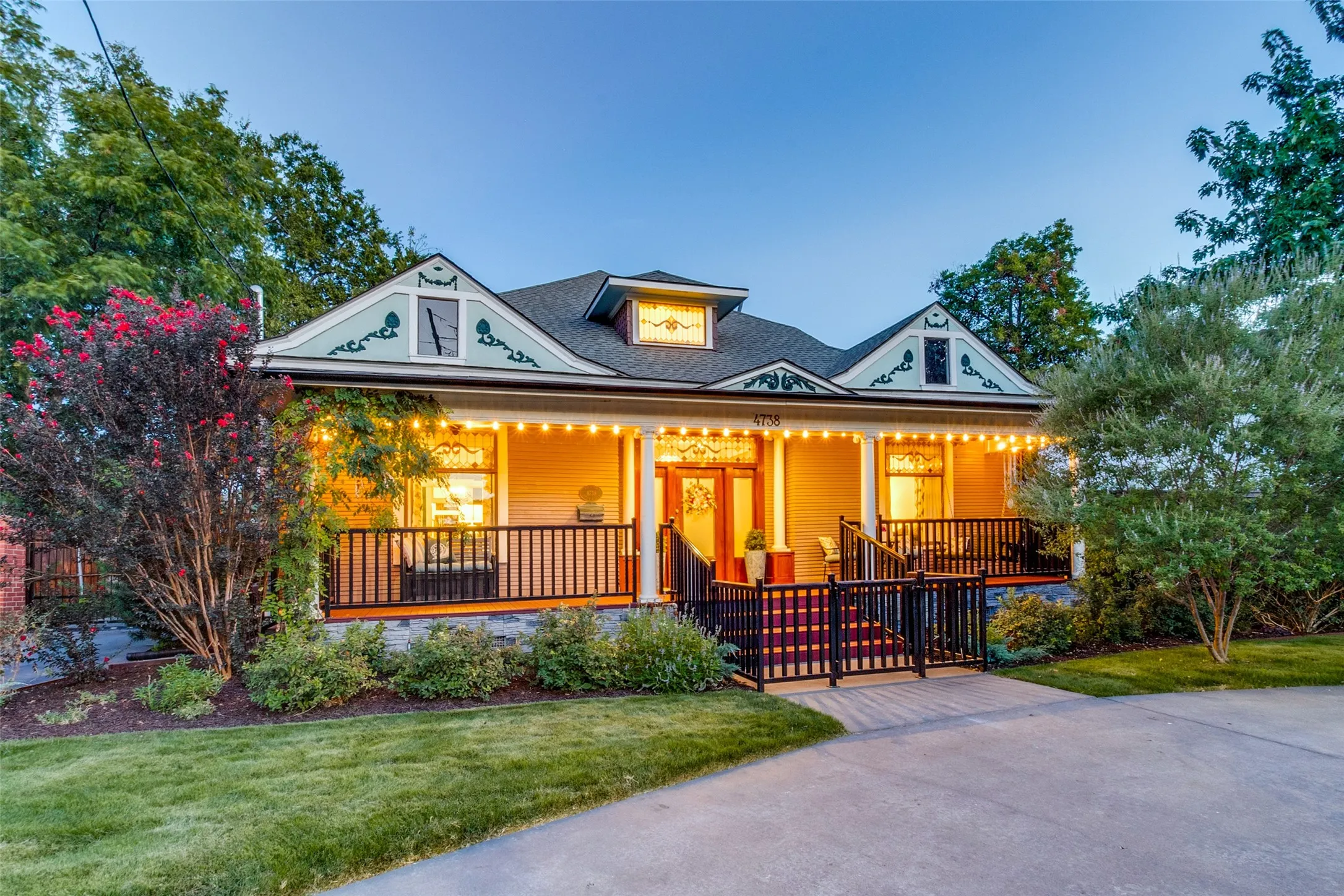 Single Family Residence For Sale in Dallas County , 4738 Victor Street, Dallas, Texas 75246, 3 Bedroom, 3 Bathroom, 2 Garage spaces, 2,943 Sqft, built in 1906, mls#21354750, Real Estate Agent in Dallas, Homes For Sale in Dallas county, Homes For Sale in Dallas, Realtor in Dallas Texas, Real Estate Brokerage Independent Realty Texas, Luminita Cordes Realtor