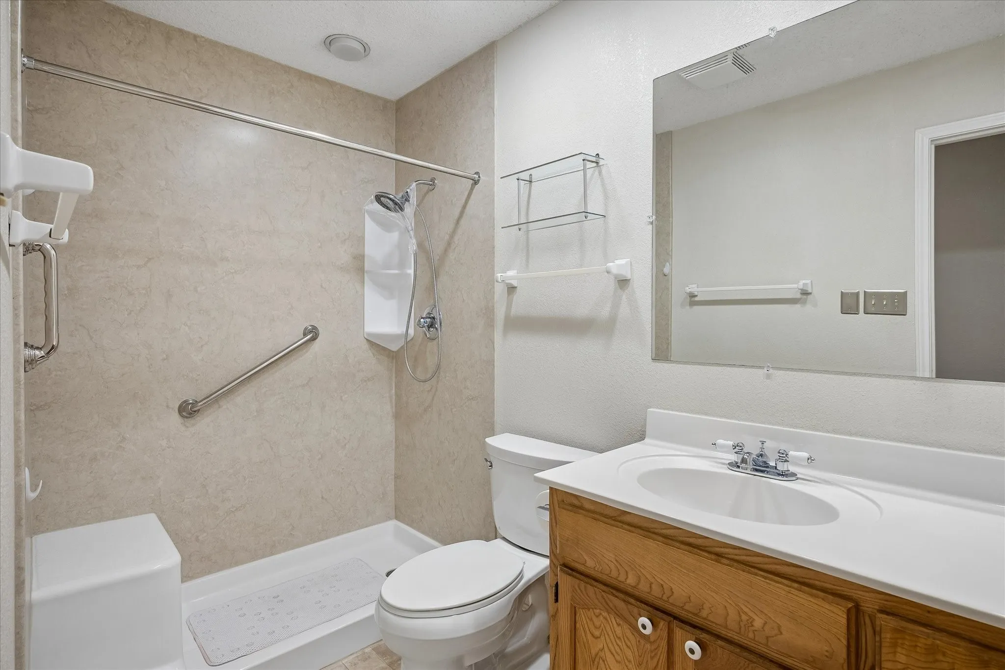 Single Family Residence For Sale in Tarrant County , 5516 Valparaiso Trail, Arlington, Texas 76017, 4 Bedroom, 2 Bathroom, 2 Garage spaces, 2,116 Sqft, built in 1978, mls#21376339, Real Estate Agent in Arlington, Homes For Sale in Tarrant county, Homes For Sale in Arlington, Realtor in Arlington Texas, Real Estate Brokerage Independent Realty Texas, Luminita Cordes Realtor
