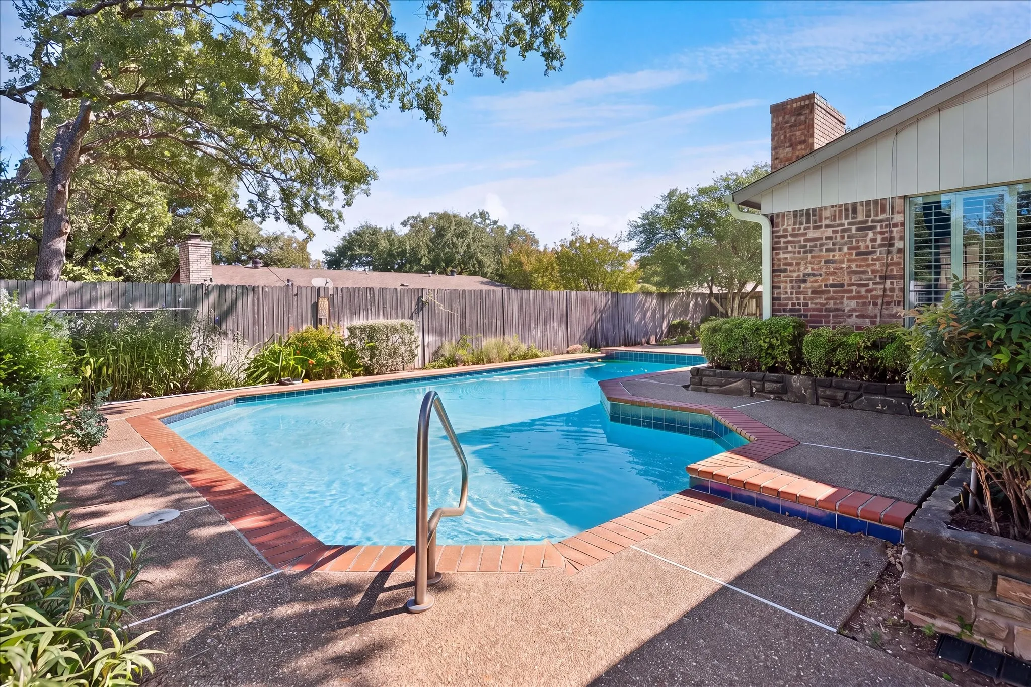 Single Family Residence For Sale in Tarrant County , 5516 Valparaiso Trail, Arlington, Texas 76017, 4 Bedroom, 2 Bathroom, 2 Garage spaces, 2,116 Sqft, built in 1978, mls#21376339, Real Estate Agent in Arlington, Homes For Sale in Tarrant county, Homes For Sale in Arlington, Realtor in Arlington Texas, Real Estate Brokerage Independent Realty Texas, Luminita Cordes Realtor