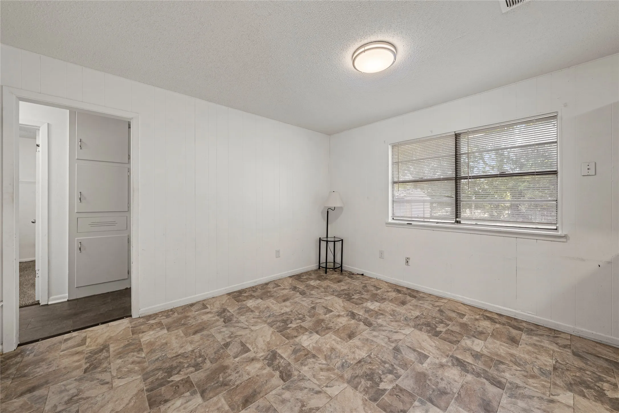 Single Family Residence For Sale in Coryell County , 914 Randa Street, Copperas Cove, Texas 76522, 3 Bedroom, 2 Bathroom, Garage spaces, 1,524 Sqft, built in 1973, mls#21381239, Real Estate Agent in Copperas Cove, Homes For Sale in Coryell county, Homes For Sale in Copperas Cove, Realtor in Copperas Cove Texas, Real Estate Brokerage Independent Realty Texas, Luminita Cordes Realtor