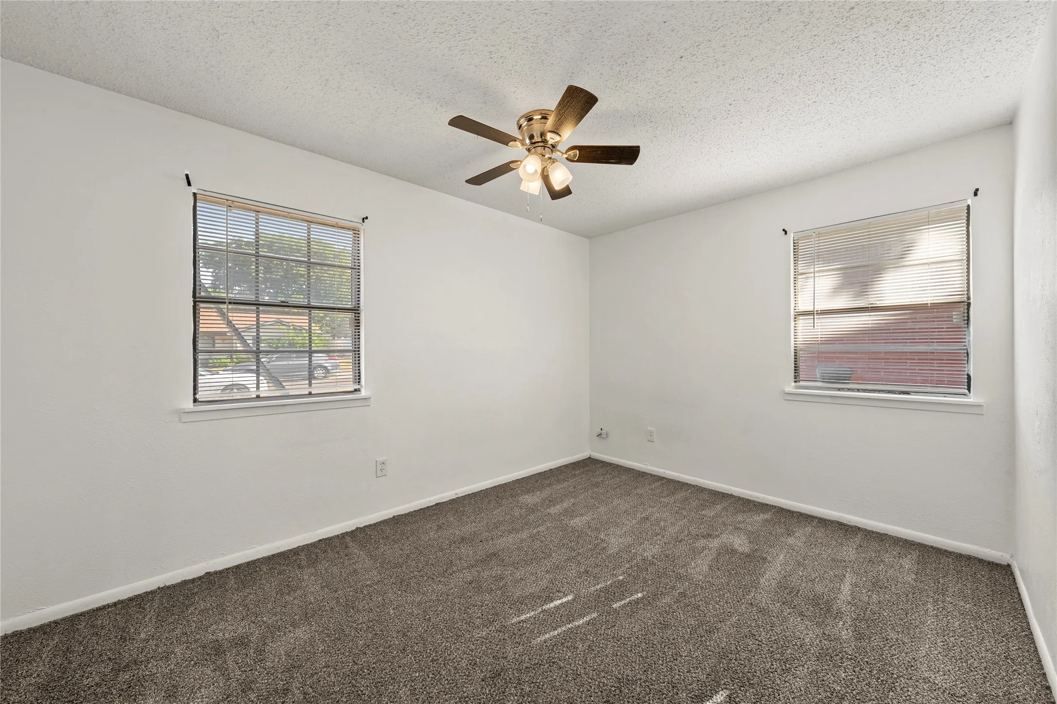 Single Family Residence For Sale in Coryell County , 914 Randa Street, Copperas Cove, Texas 76522, 3 Bedroom, 2 Bathroom, Garage spaces, 1,524 Sqft, built in 1973, mls#21381239, Real Estate Agent in Copperas Cove, Homes For Sale in Coryell county, Homes For Sale in Copperas Cove, Realtor in Copperas Cove Texas, Real Estate Brokerage Independent Realty Texas, Luminita Cordes Realtor