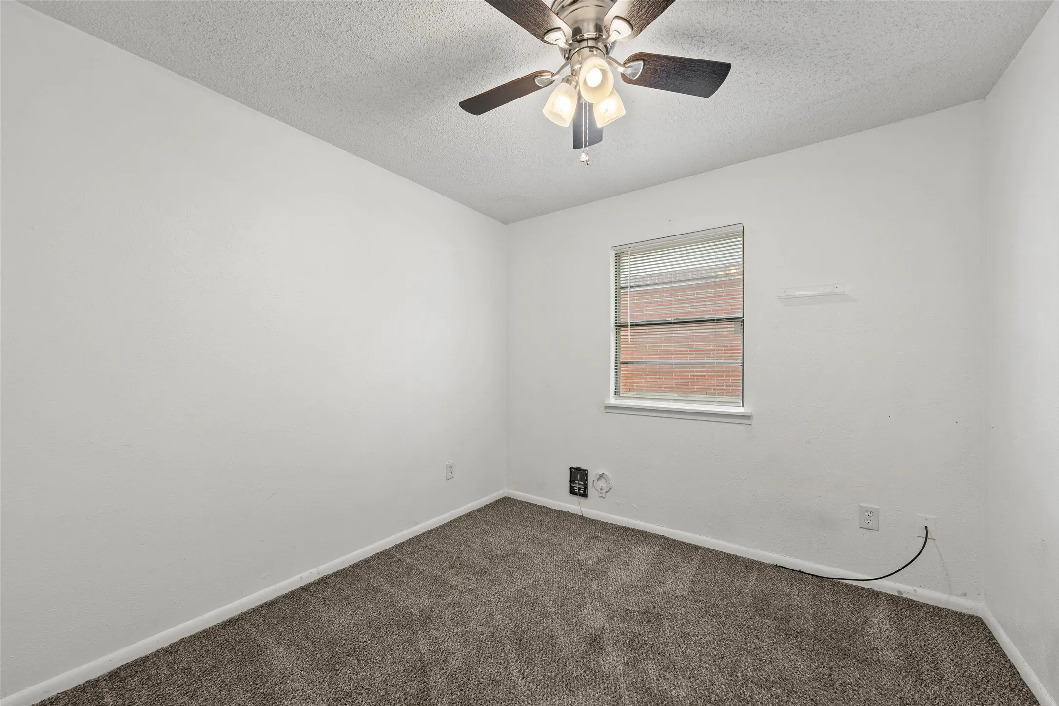 Single Family Residence For Sale in Coryell County , 914 Randa Street, Copperas Cove, Texas 76522, 3 Bedroom, 2 Bathroom, Garage spaces, 1,524 Sqft, built in 1973, mls#21381239, Real Estate Agent in Copperas Cove, Homes For Sale in Coryell county, Homes For Sale in Copperas Cove, Realtor in Copperas Cove Texas, Real Estate Brokerage Independent Realty Texas, Luminita Cordes Realtor