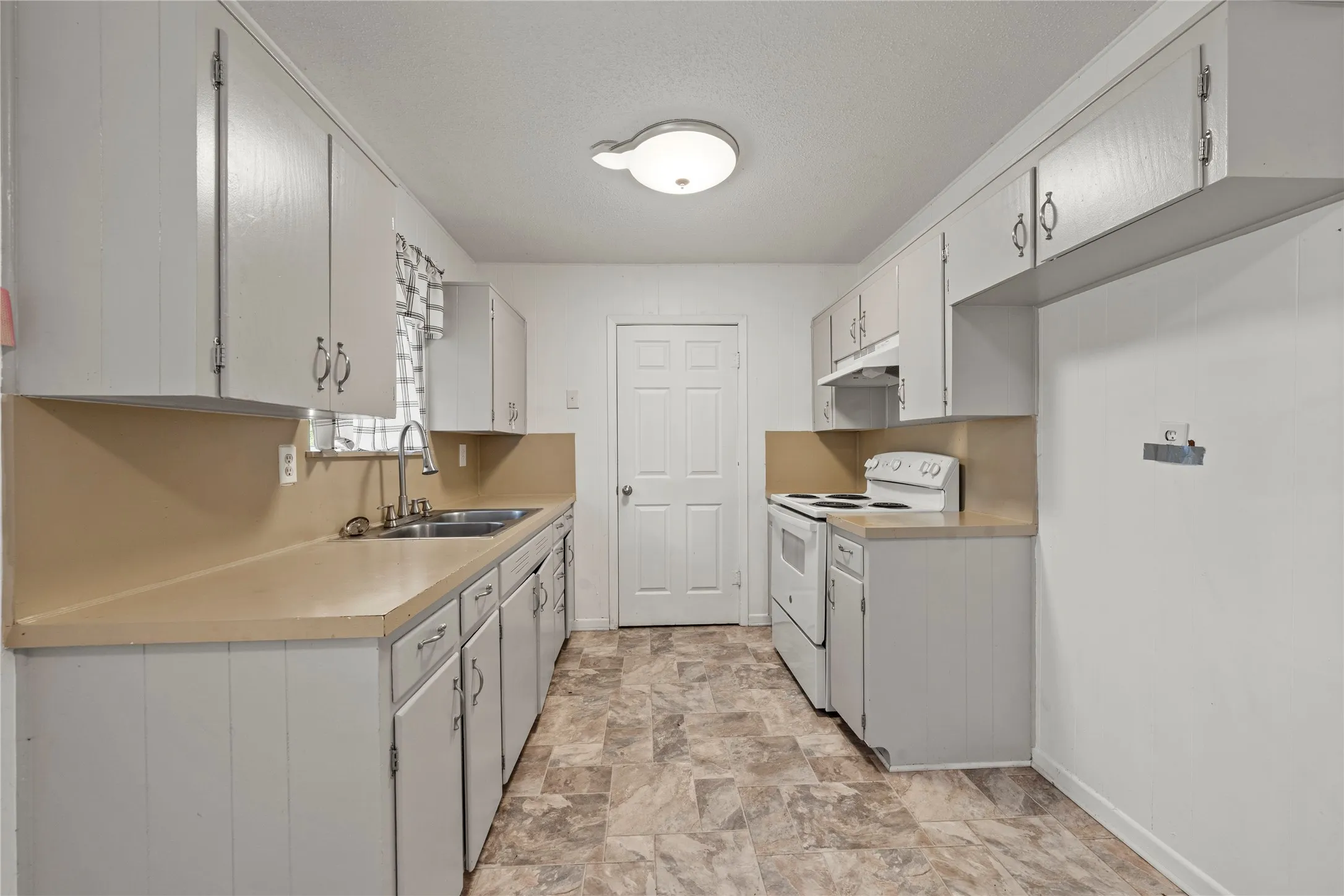 Single Family Residence For Sale in Coryell County , 914 Randa Street, Copperas Cove, Texas 76522, 3 Bedroom, 2 Bathroom, Garage spaces, 1,524 Sqft, built in 1973, mls#21381239, Real Estate Agent in Copperas Cove, Homes For Sale in Coryell county, Homes For Sale in Copperas Cove, Realtor in Copperas Cove Texas, Real Estate Brokerage Independent Realty Texas, Luminita Cordes Realtor