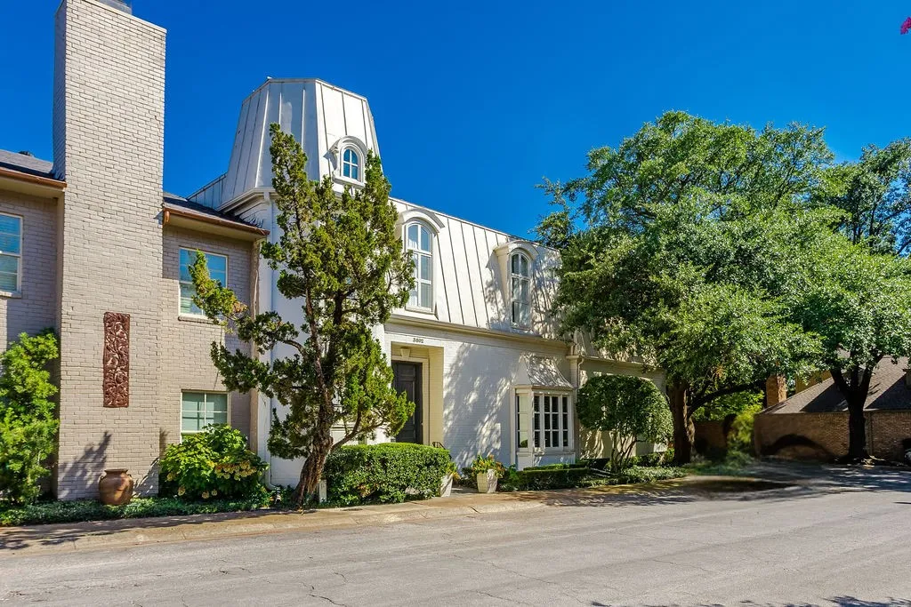 Single Family Residence For Sale in Dallas County , 3802 S Versailles Avenue, Dallas, Texas 75209, 2 Bedroom, 3 Bathroom, 2 Garage spaces, 3,314 Sqft, built in 1979, mls#21381275, Real Estate Agent in Dallas, Homes For Sale in Dallas county, Homes For Sale in Dallas, Realtor in Dallas Texas, Real Estate Brokerage Independent Realty Texas, Luminita Cordes Realtor